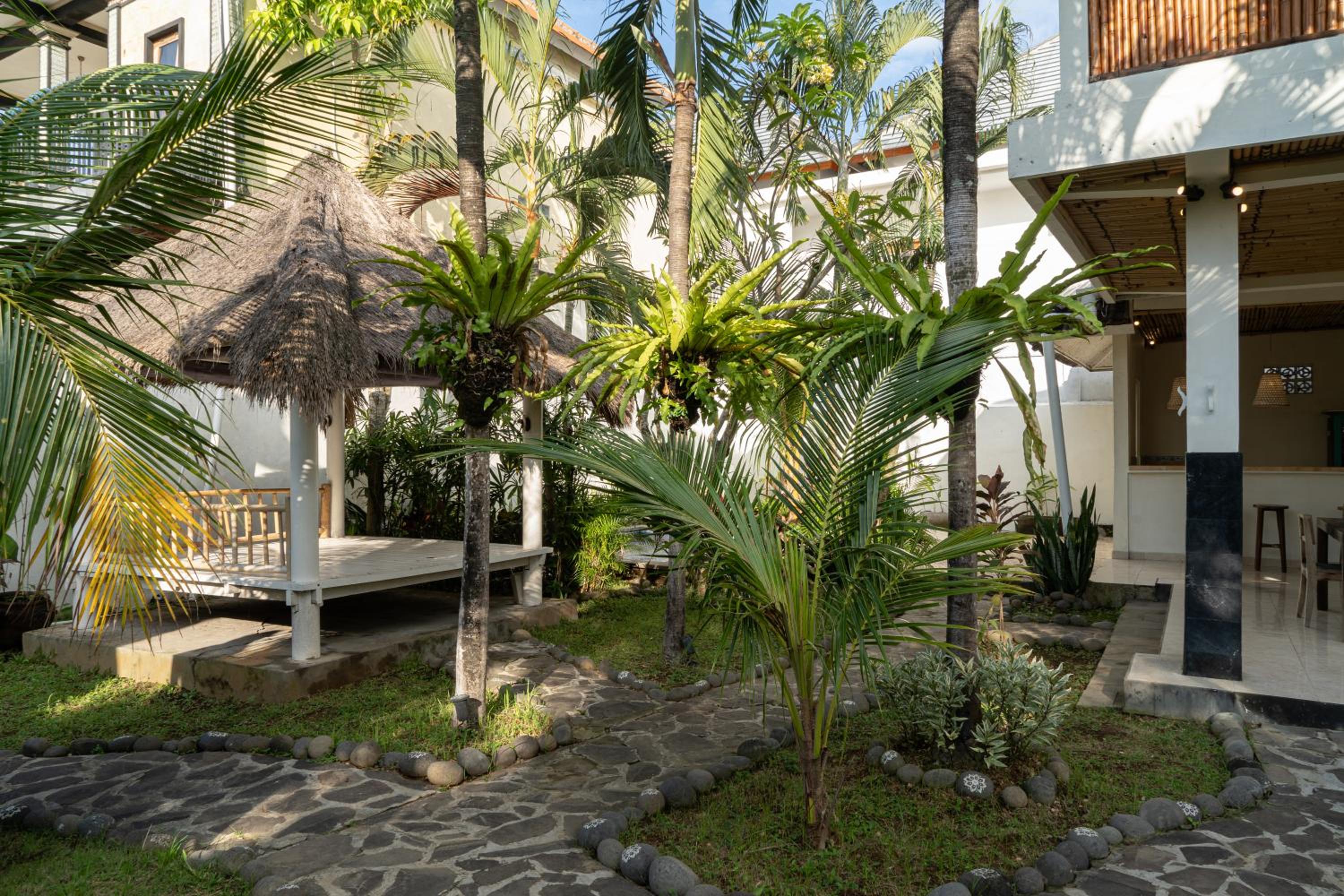 Double Room with Garden View - Photo 8