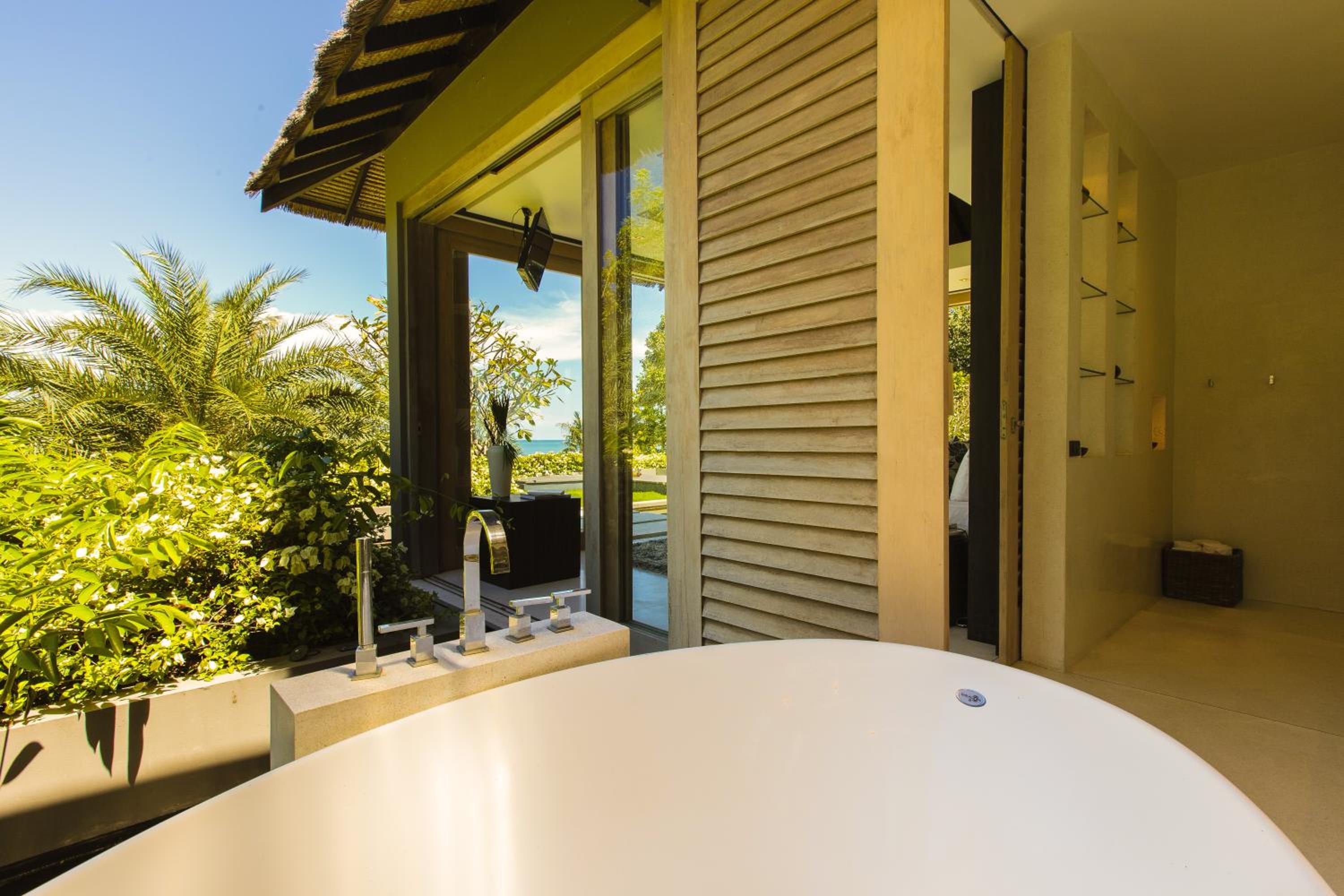 6-Bedroom + 1 Dorm Beachfront Villa with Private Chef photo 3