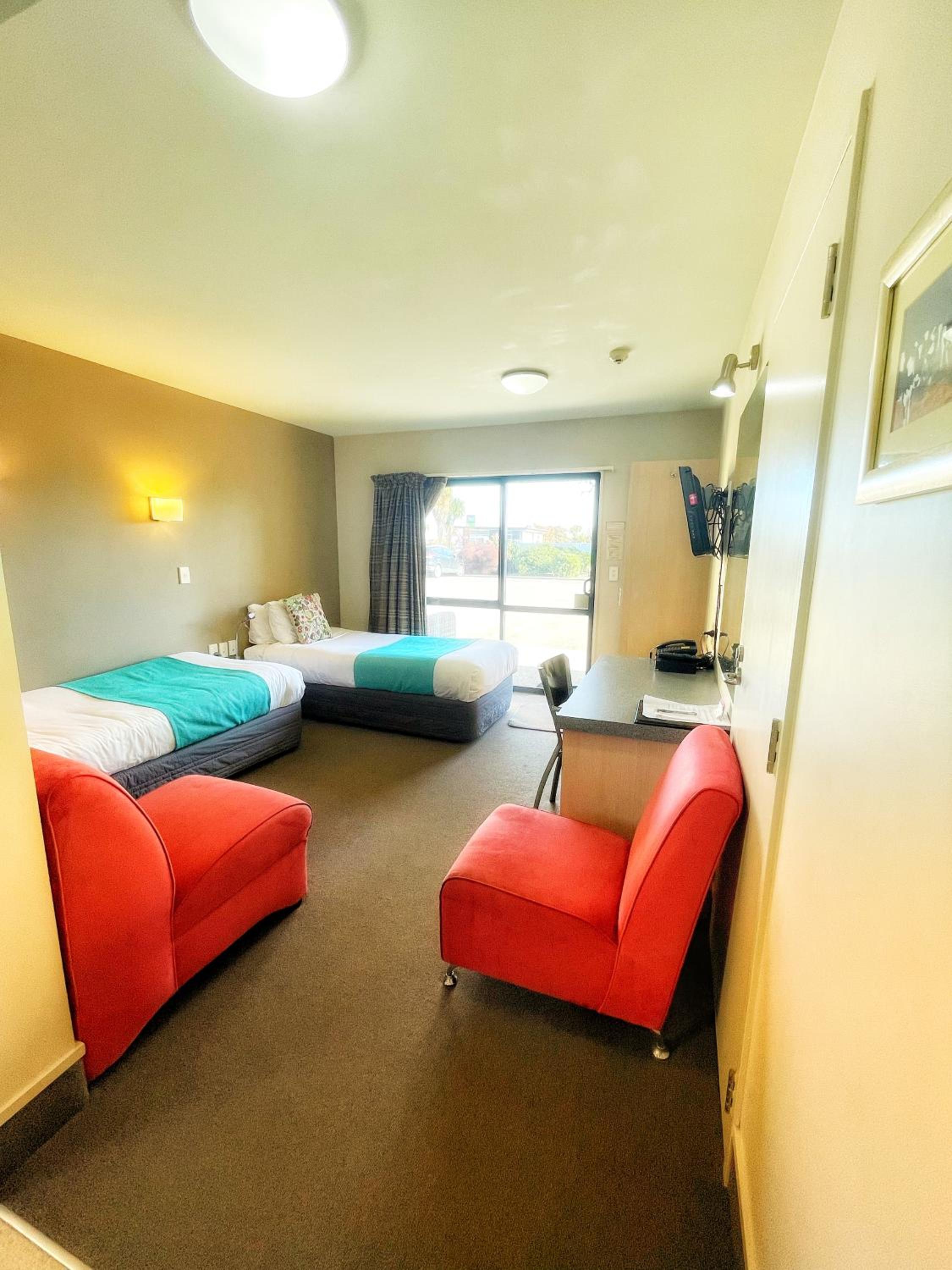 Twin Room - Disability Access - Photo 1