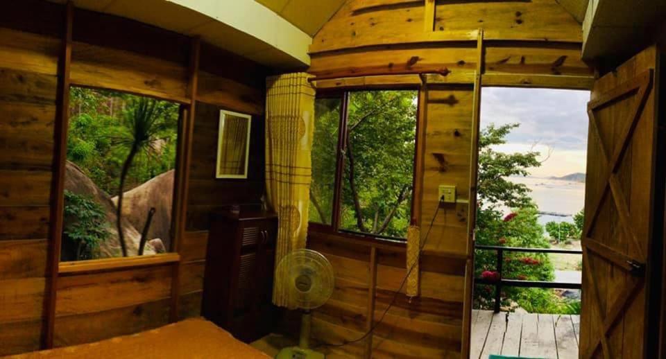 Deluxe Double Room (2 Adults + 1 Child) photo 1