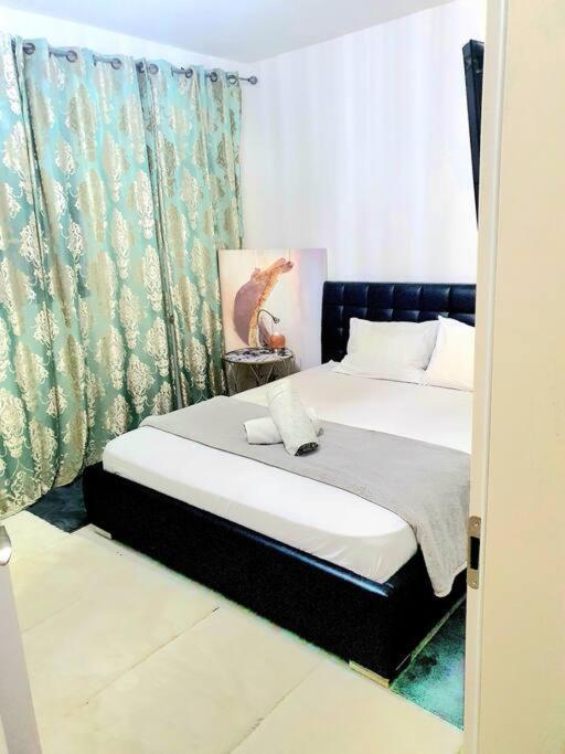 Two-Bedroom Apartment - Photo 3