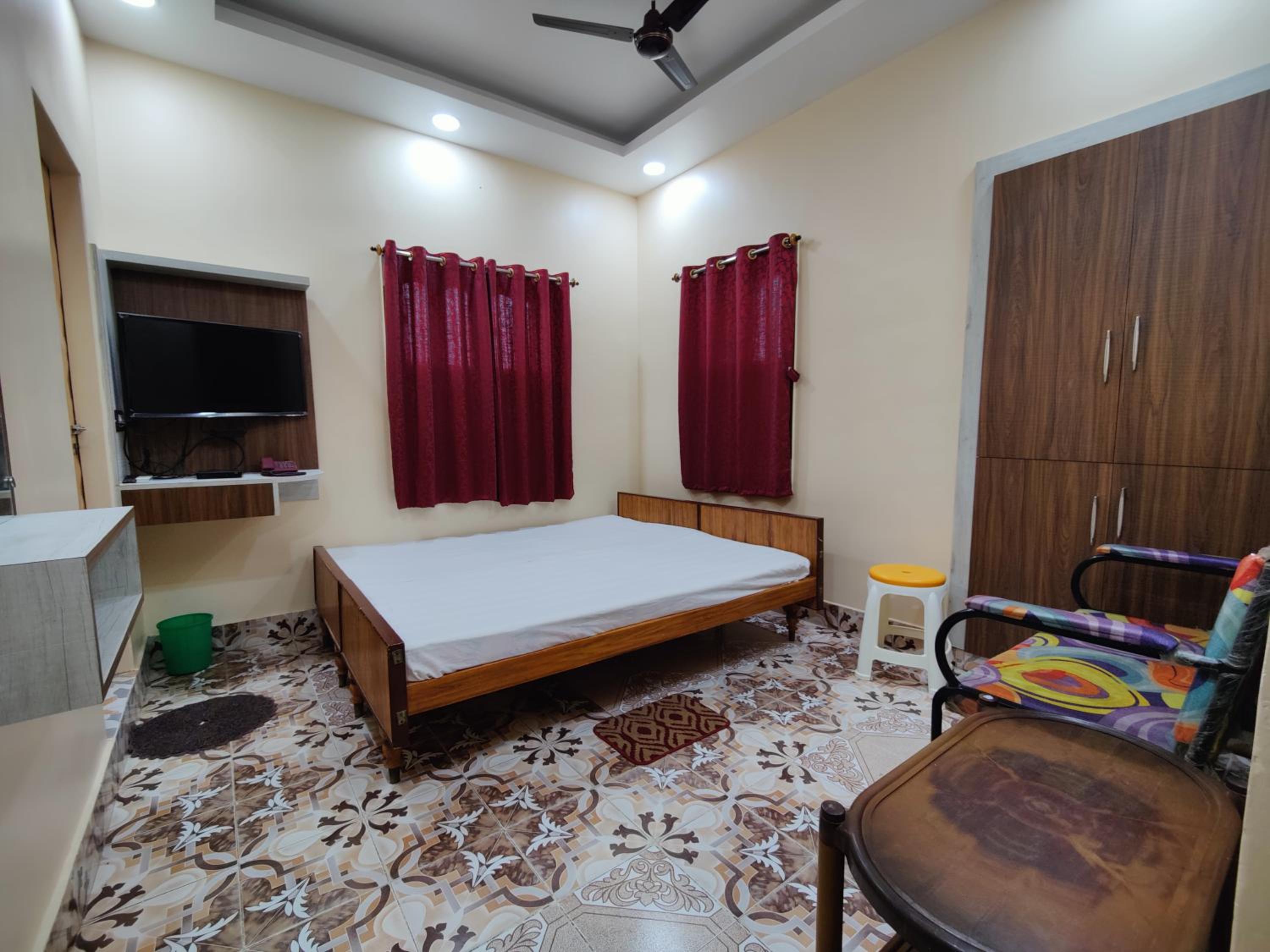 Deluxe King Room - Photo 3