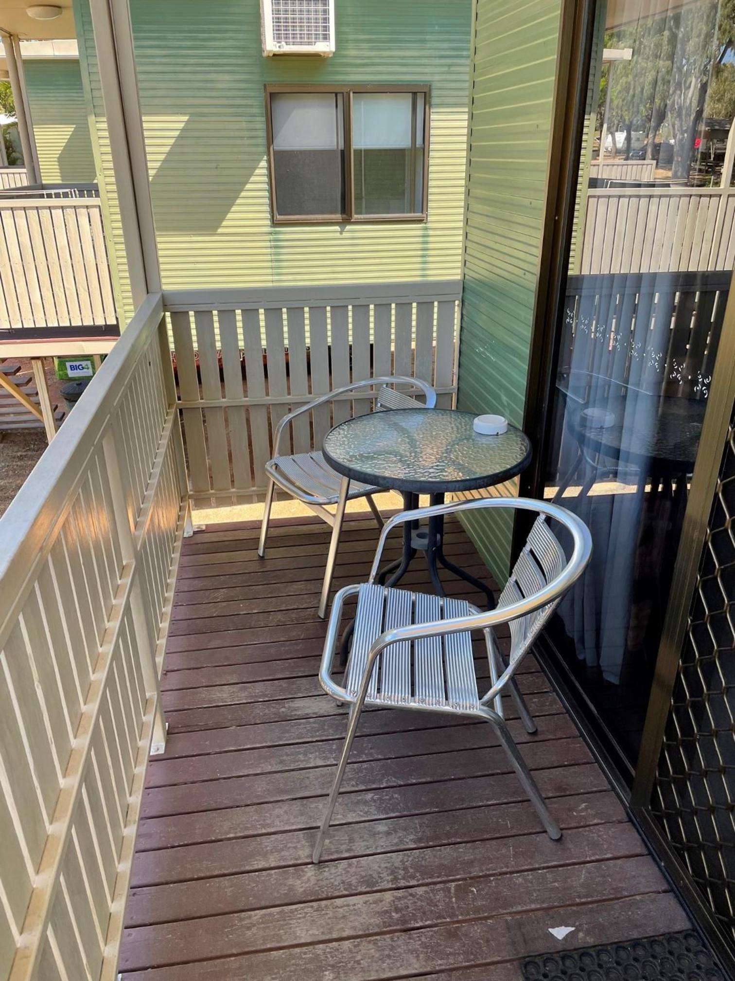 Bungalow With Patio photo 3