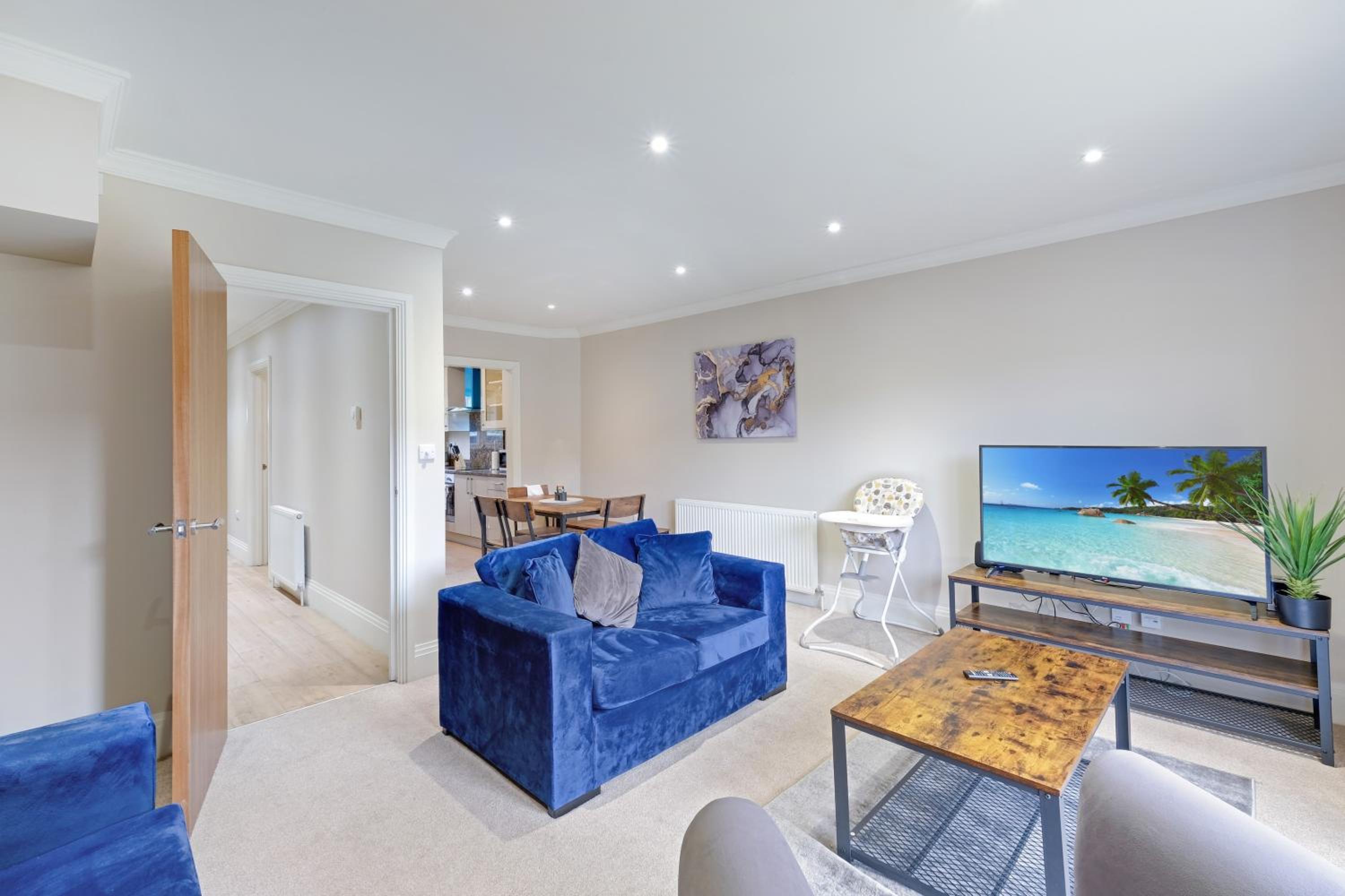 Four-Bedroom House photo 1