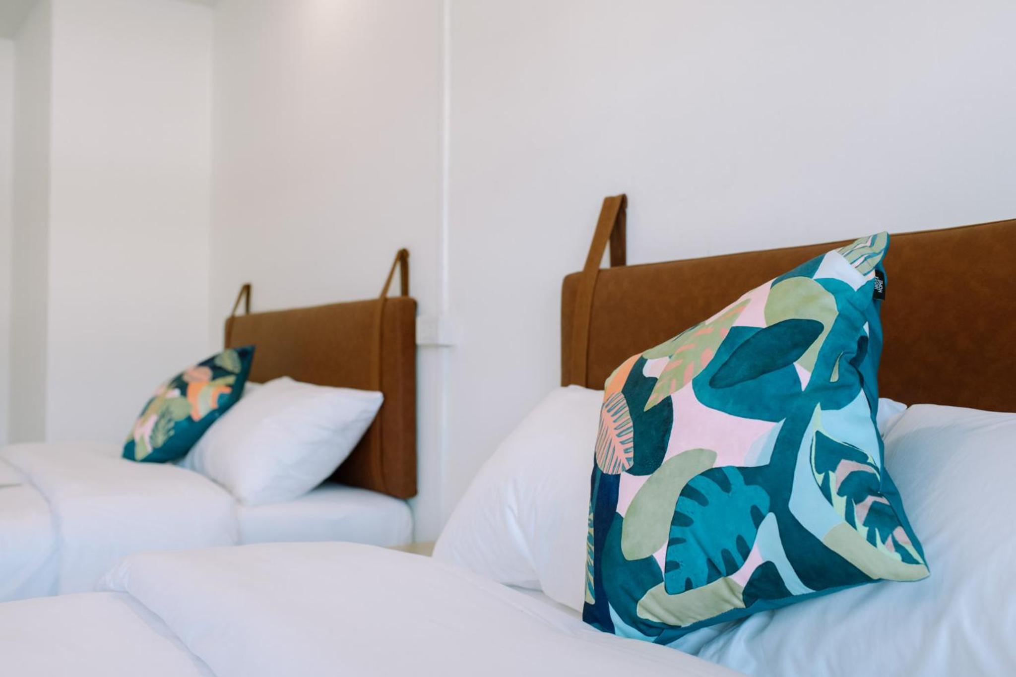 Family Suite with Balcony - Photo 8