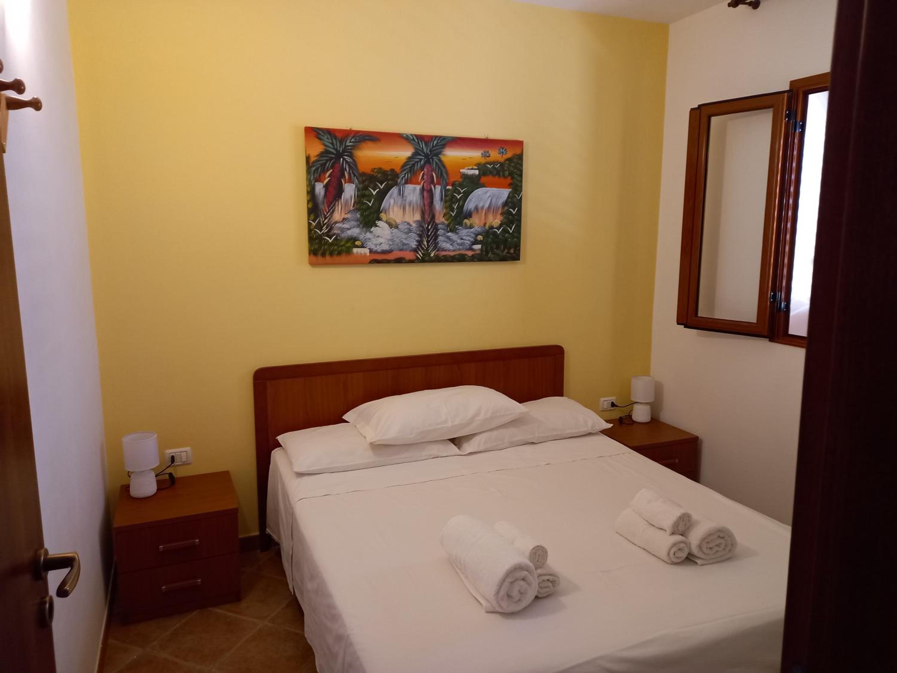 One-Bedroom House photo 1