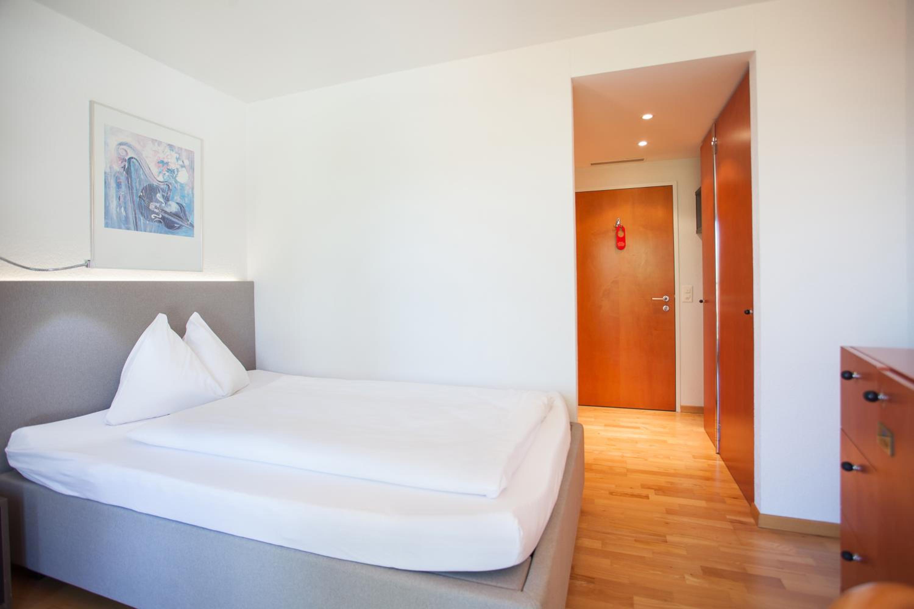 Single Room photo 3