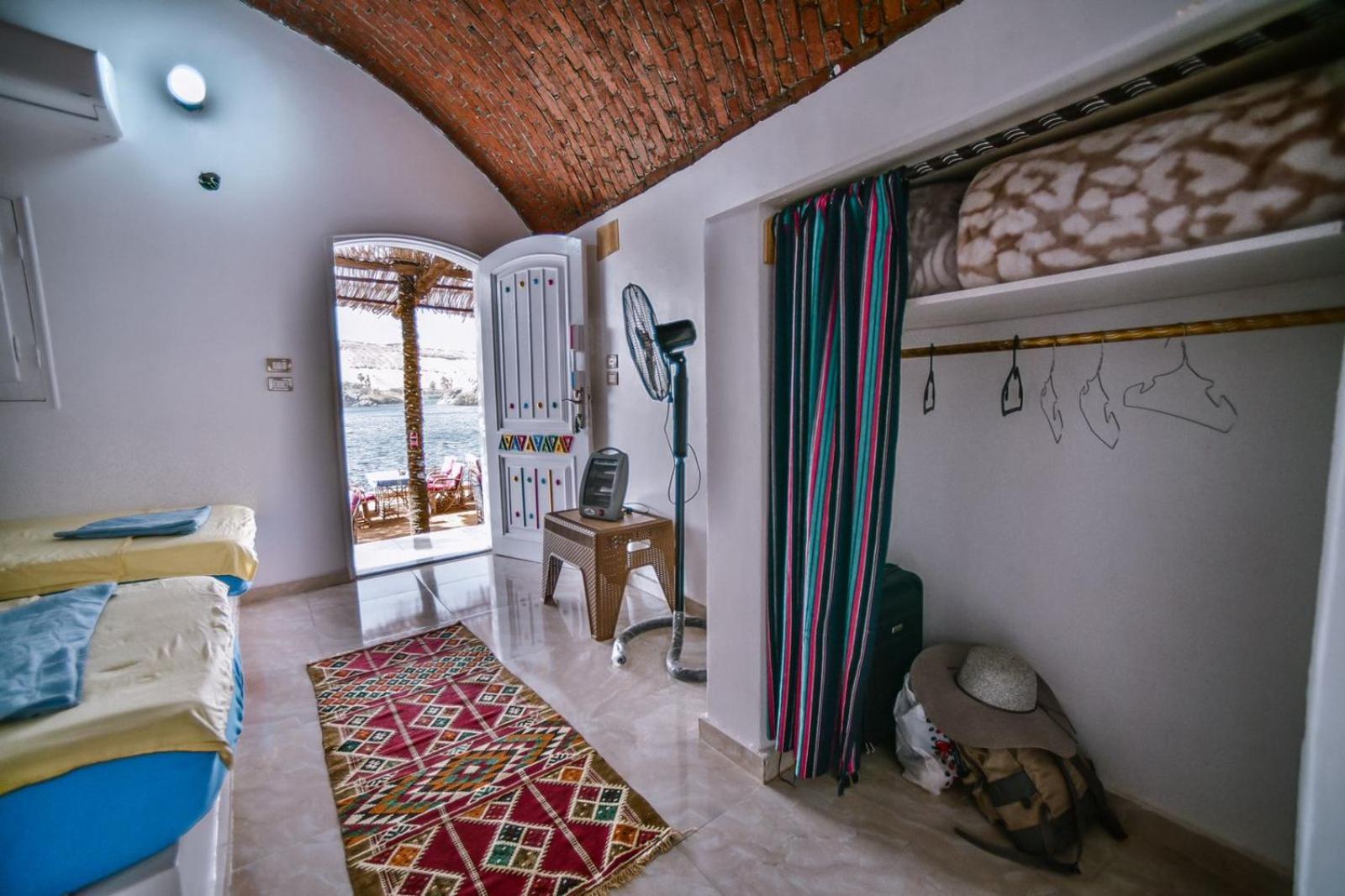 Double Room with Sea View - Photo 4