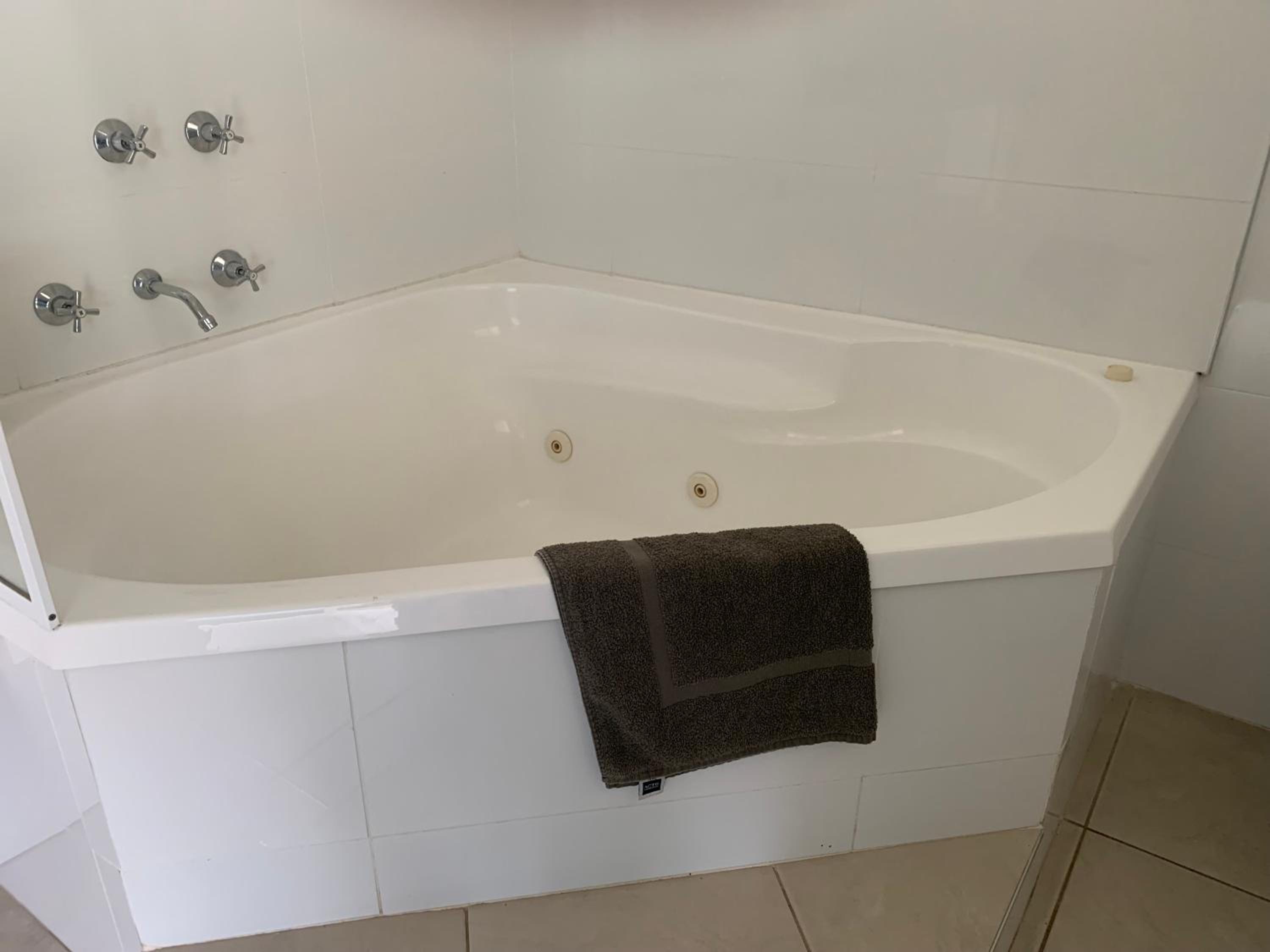 Double Room with Spa Bath photo 3