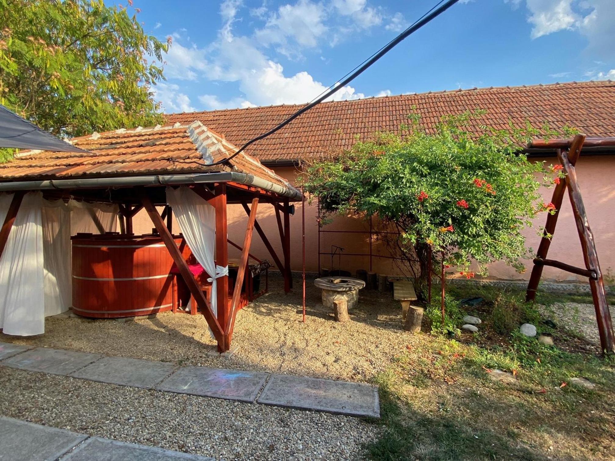 Two-Bedroom House - Photo 10