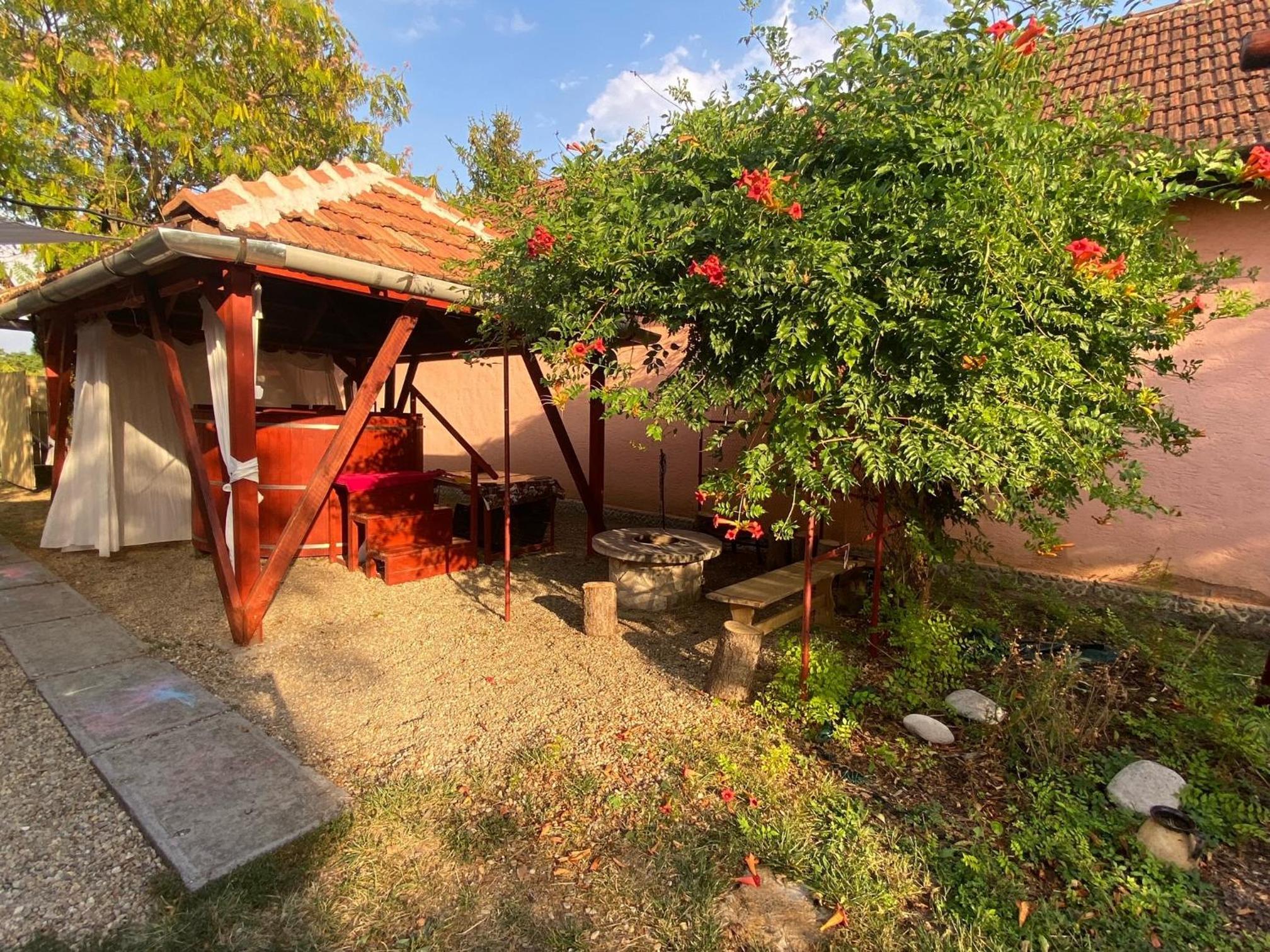 Two-Bedroom House - Photo 12
