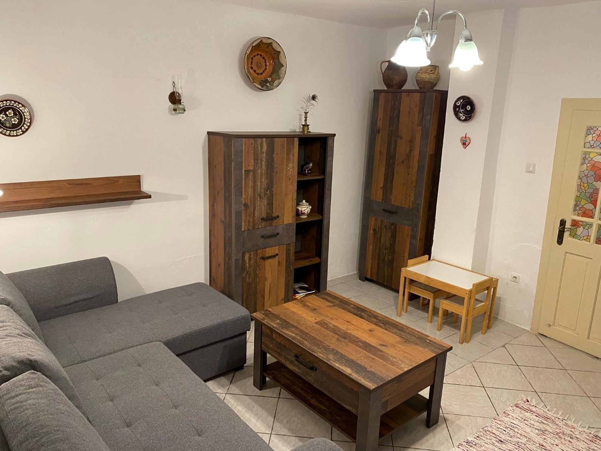 Two-Bedroom House - Photo 4