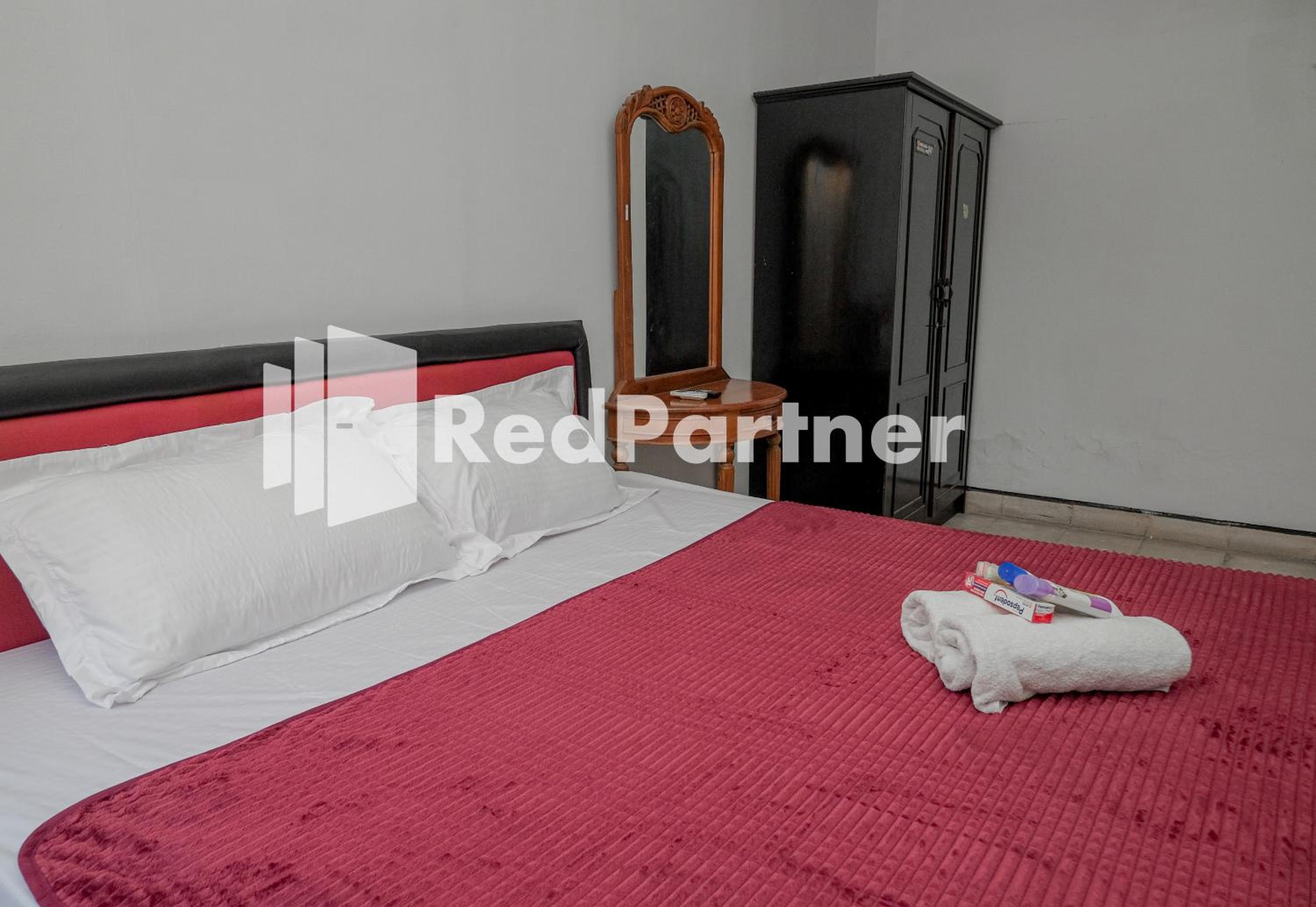Economy Double Room photo 2