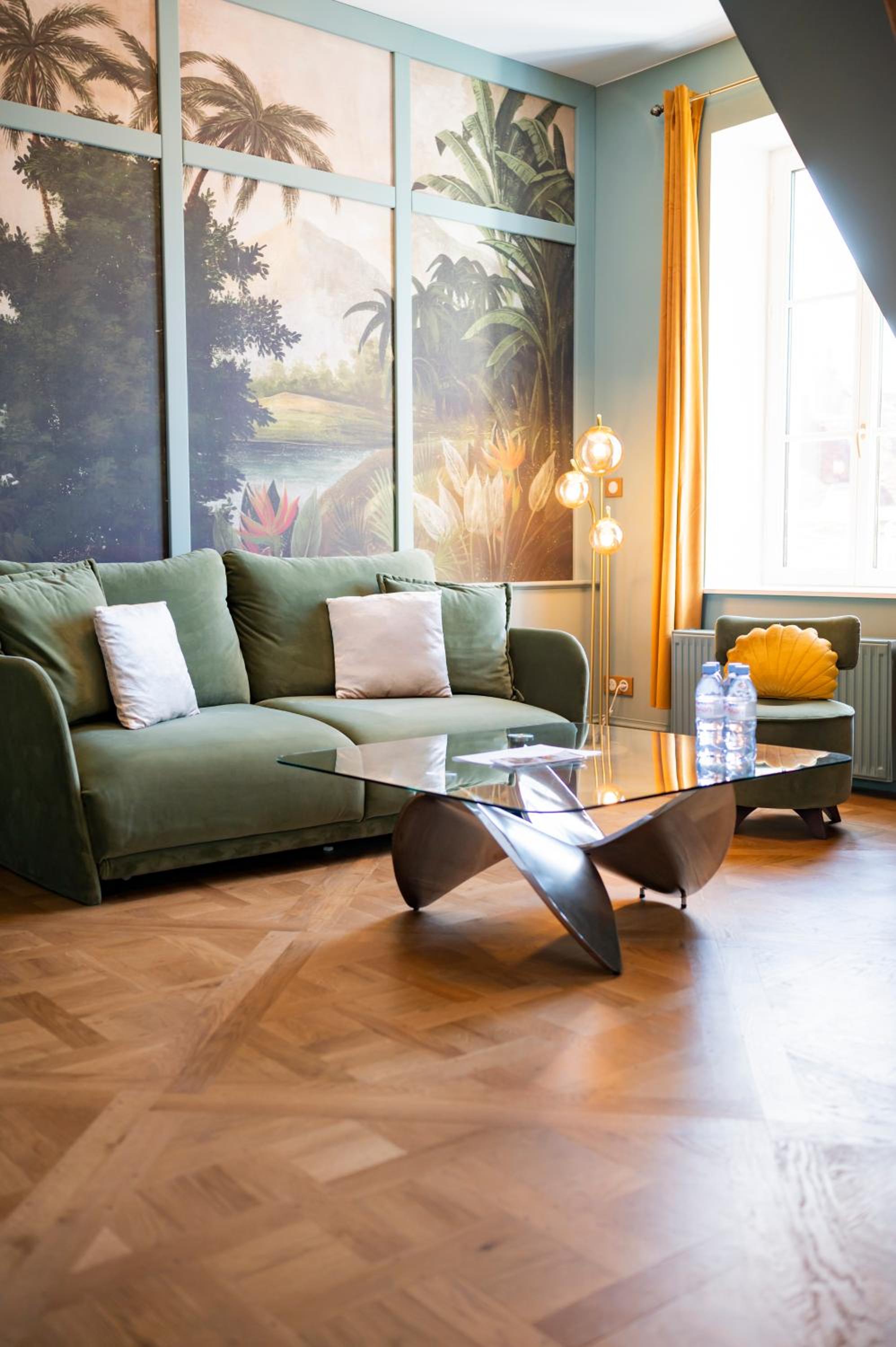 Suite - Photo 2