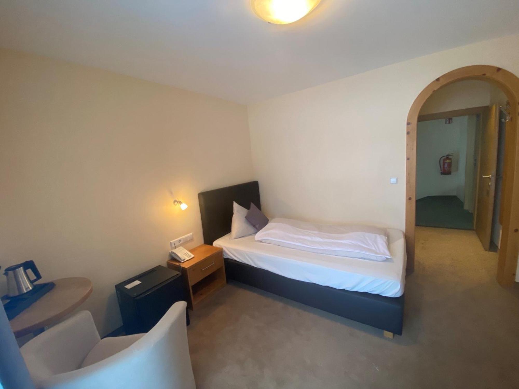 Single Room photo 3