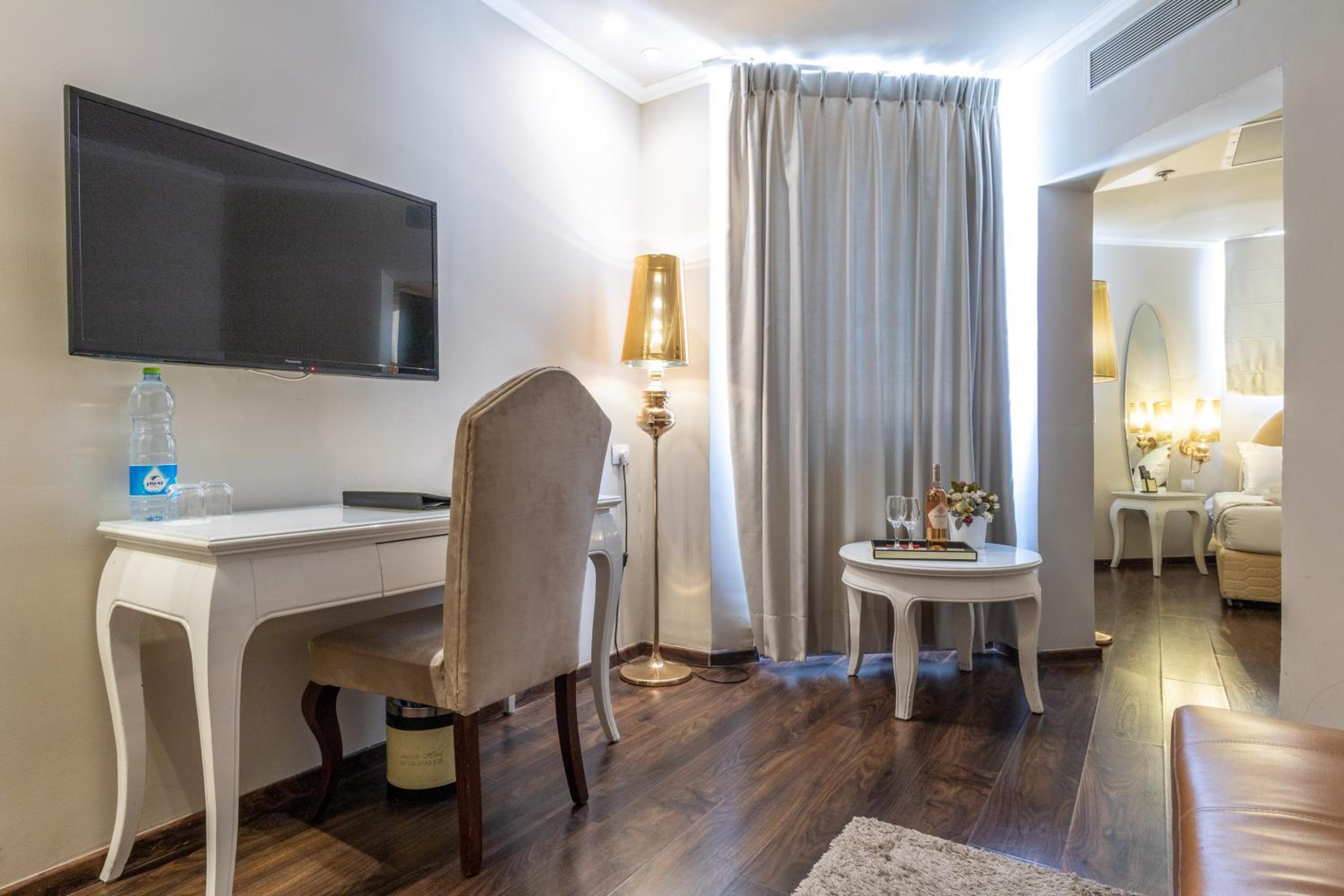 Suite photo 1