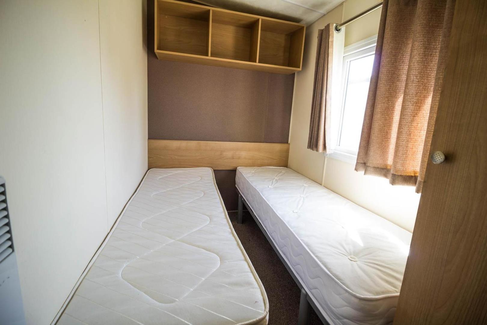 Mobile Home photo 2