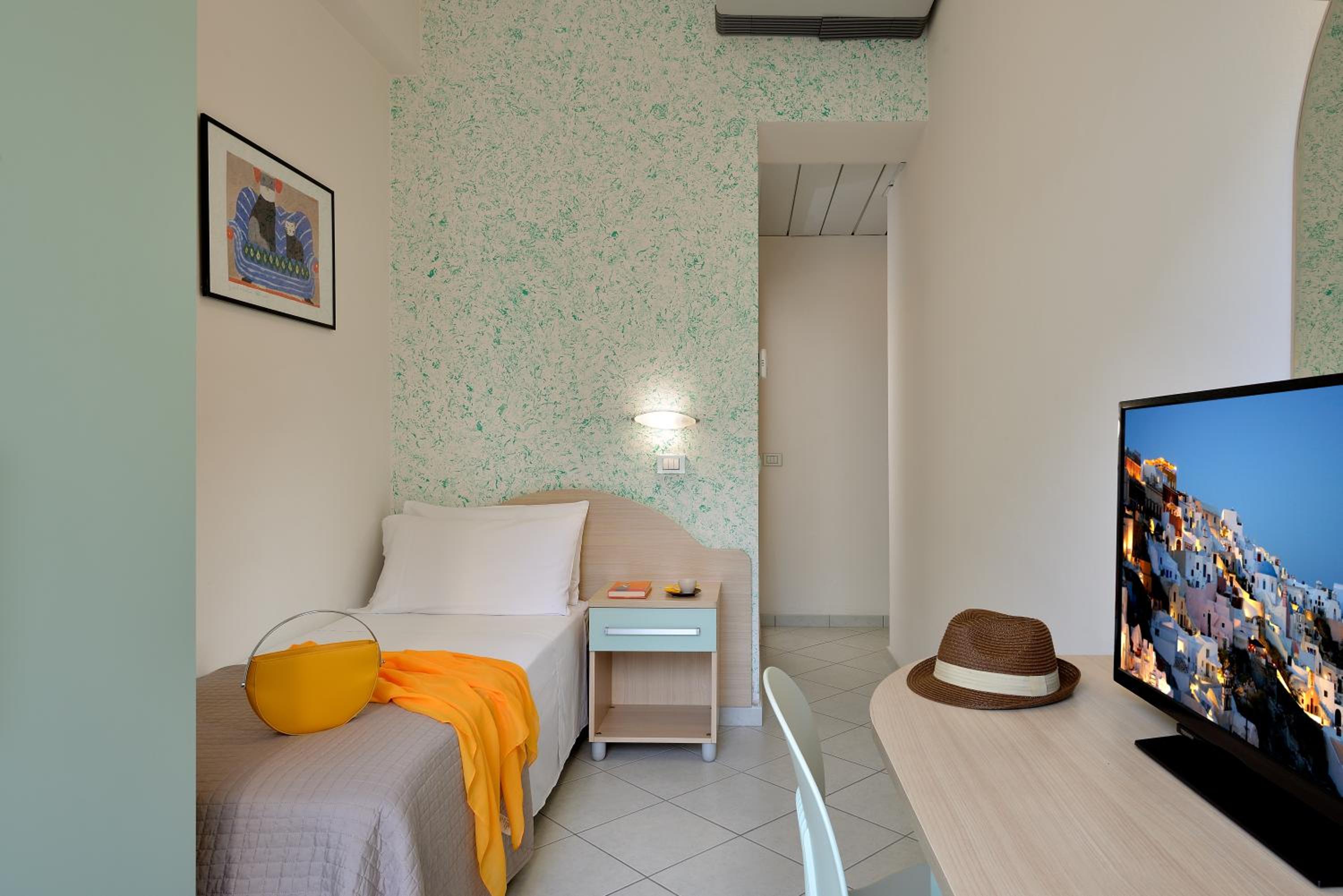 Single Room with Balcony photo 2