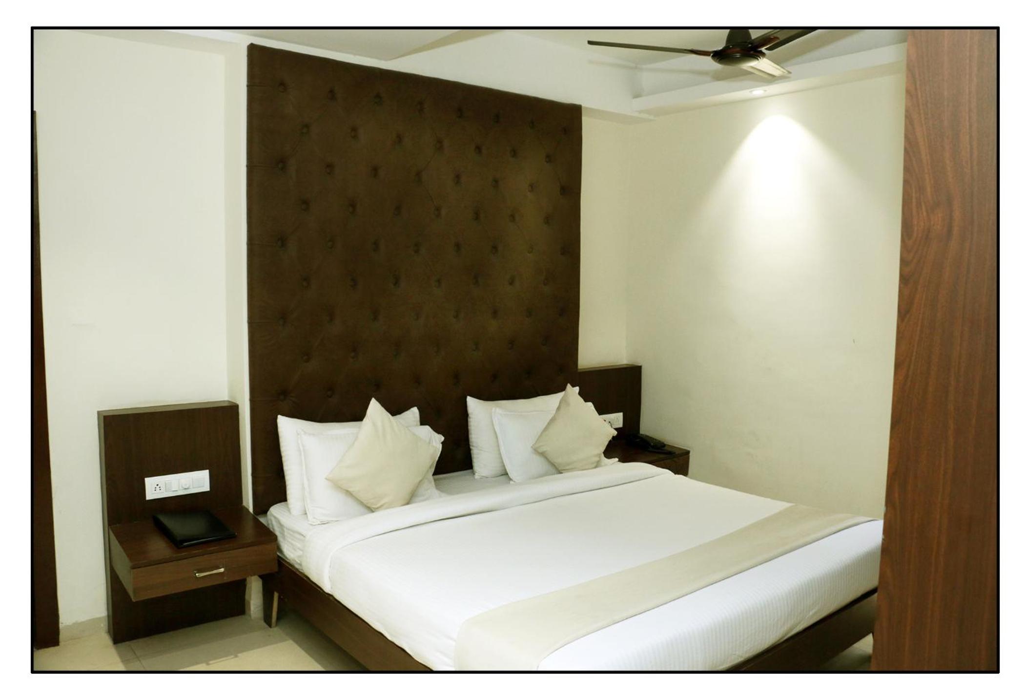 Standard King Room