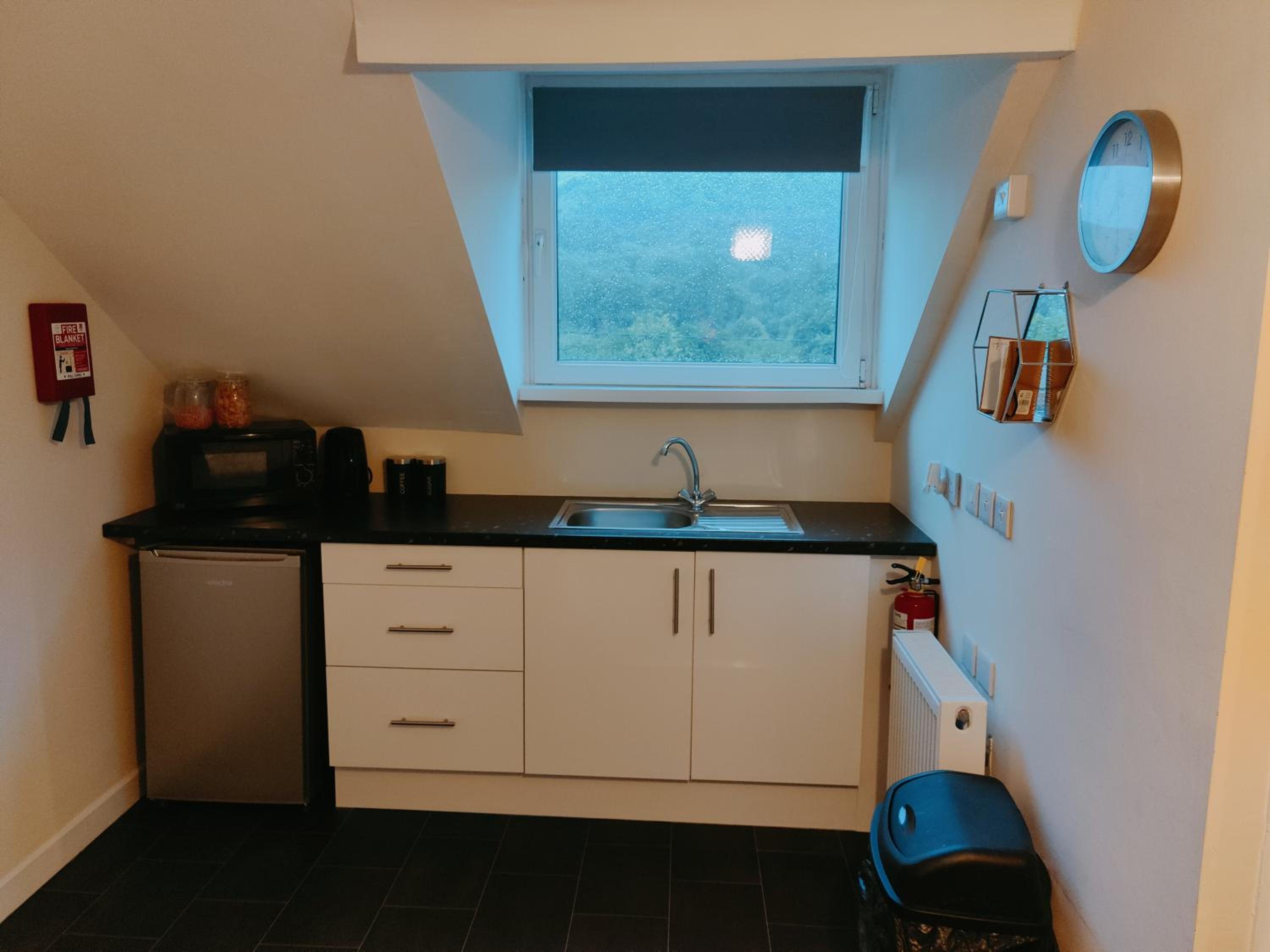 Family Room with Mountain View photo 2