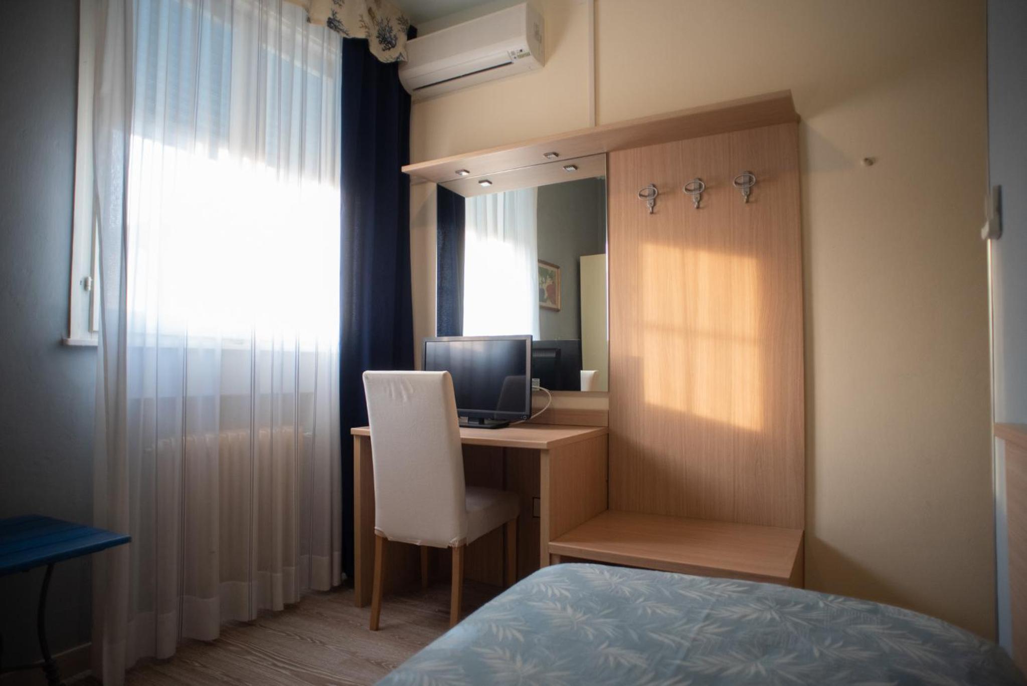 Standard Single Room photo 2