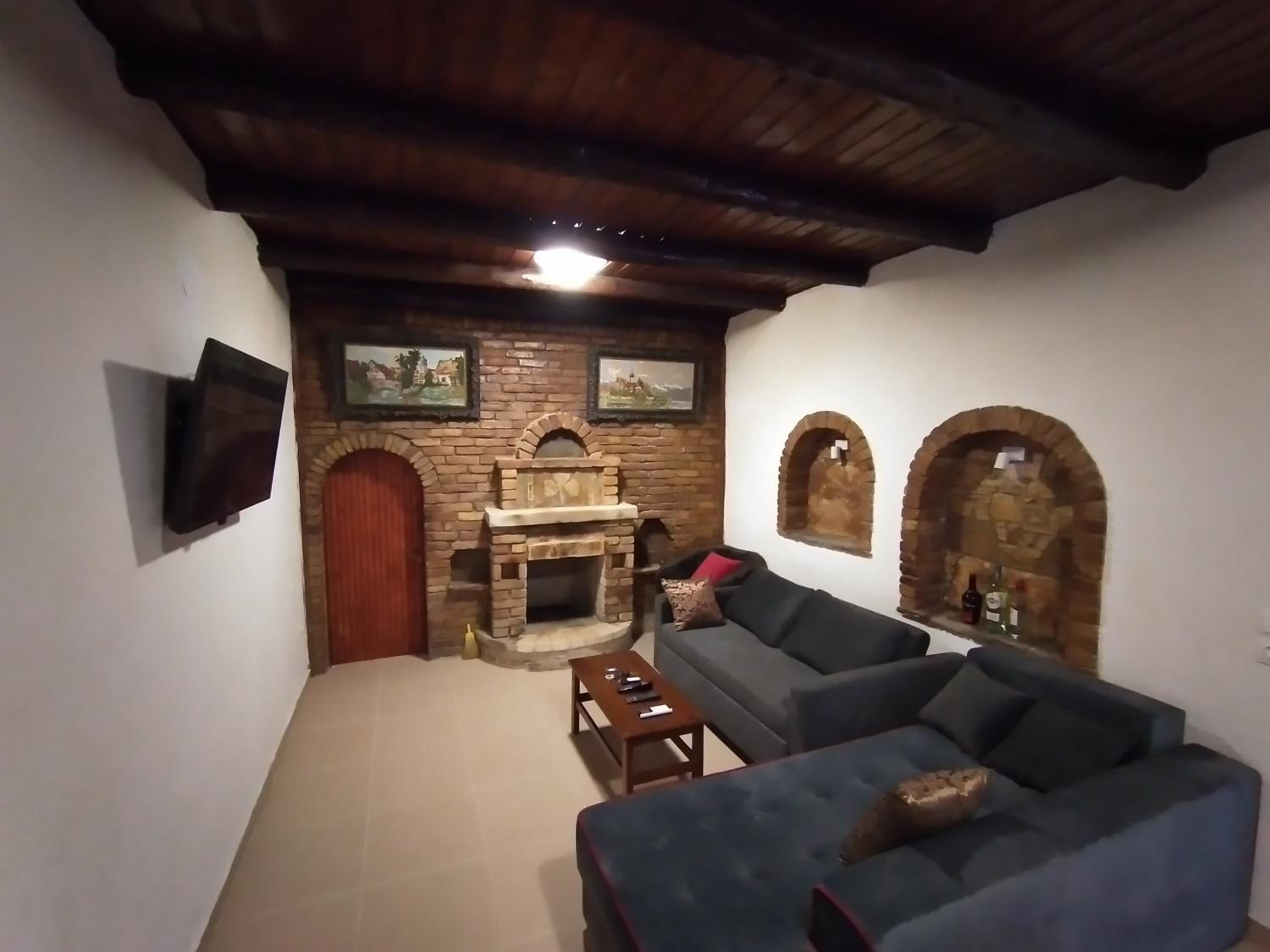 Two-Bedroom House - Photo 15