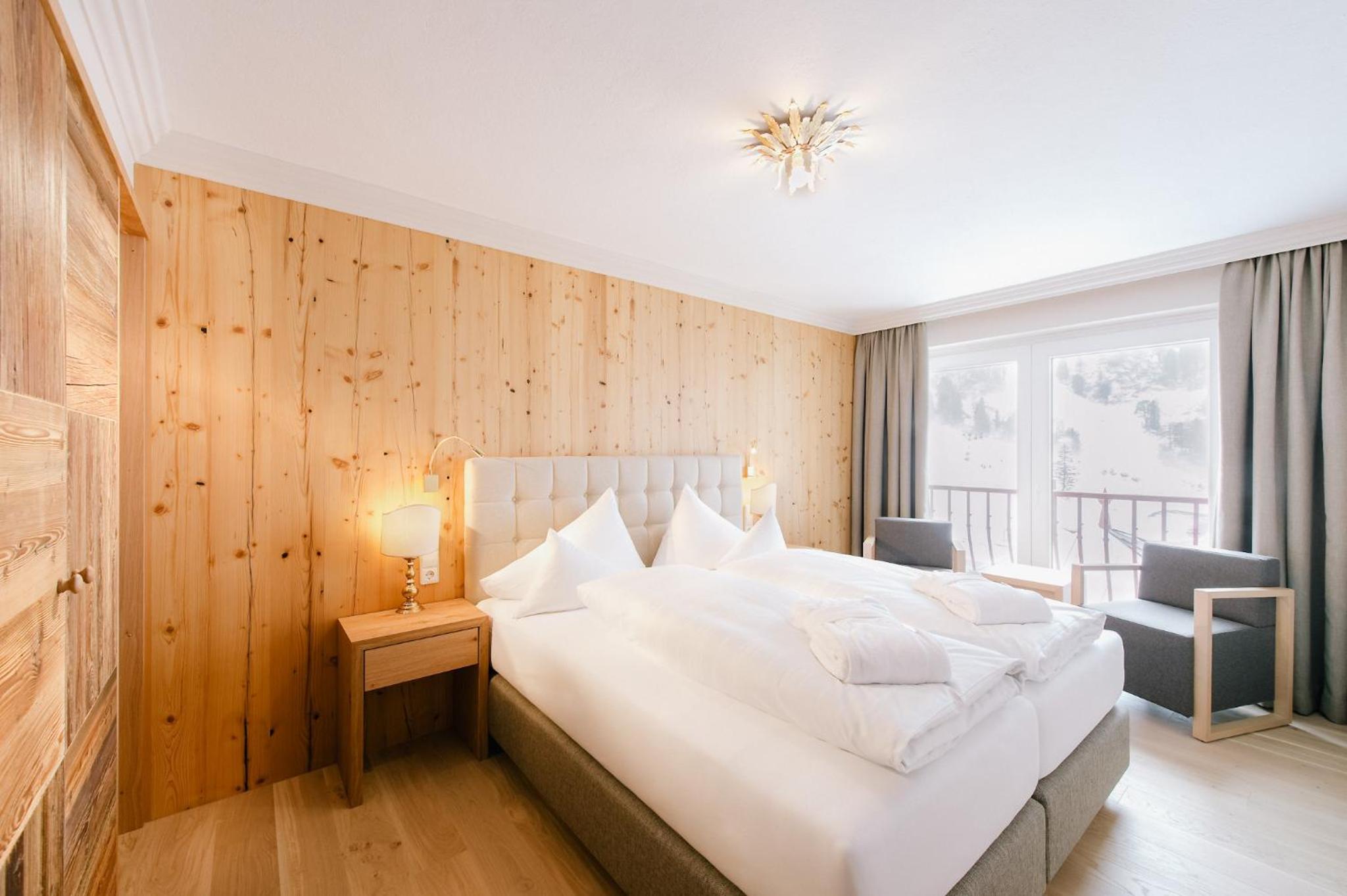 Superior Double Room with Mountain View