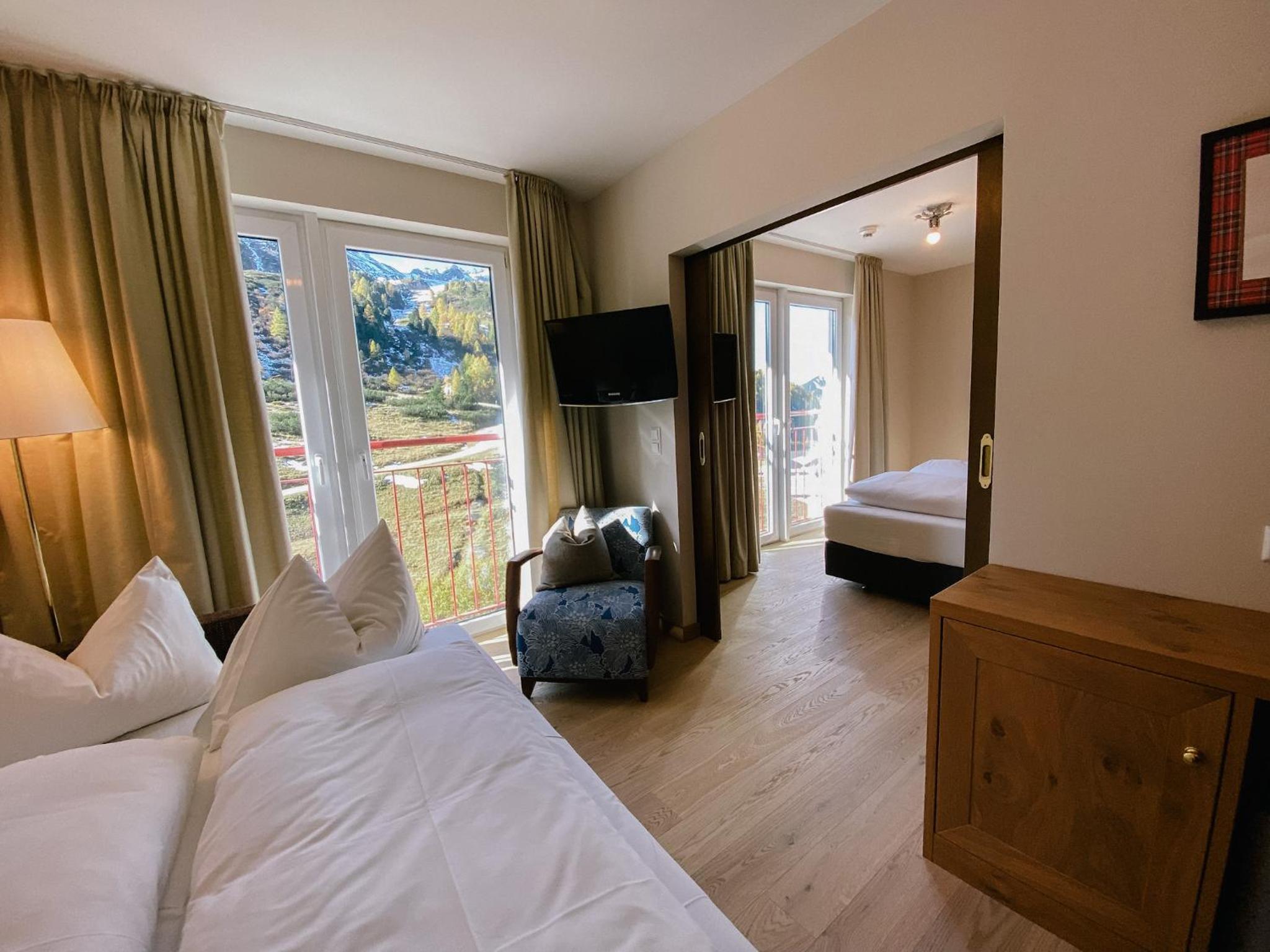 Suite with Mountain View photo 3