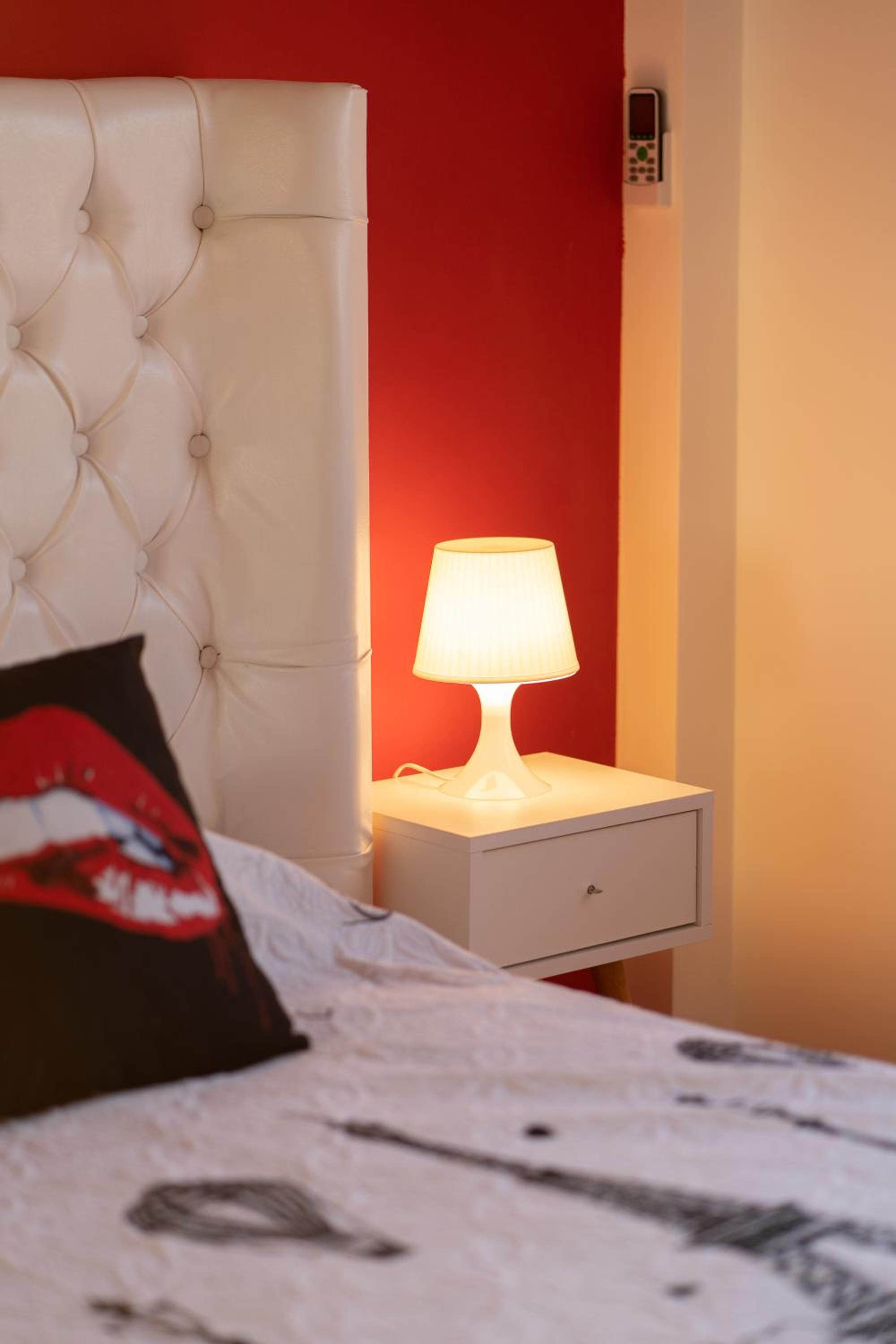 One-Bedroom Apartment - Photo 18