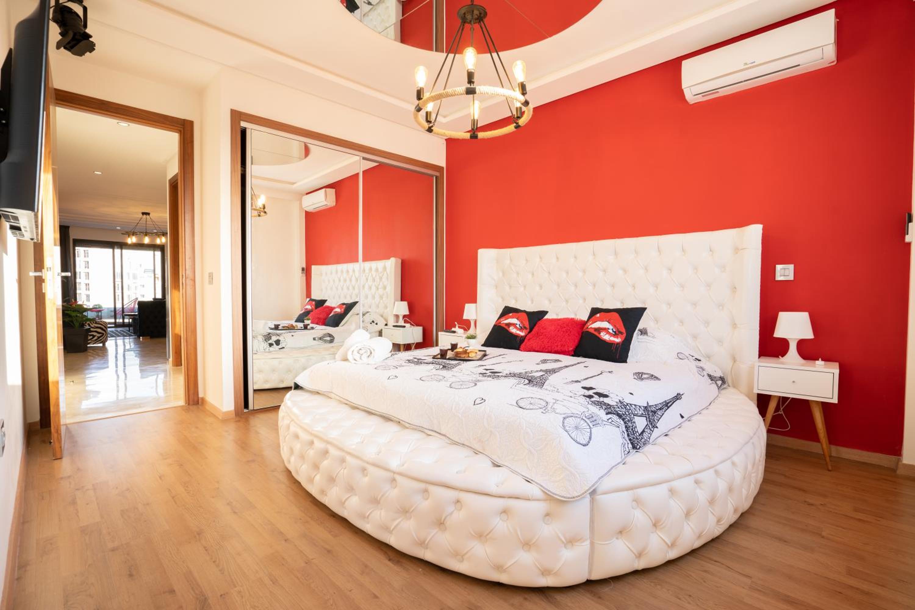 One-Bedroom Apartment - Photo 14