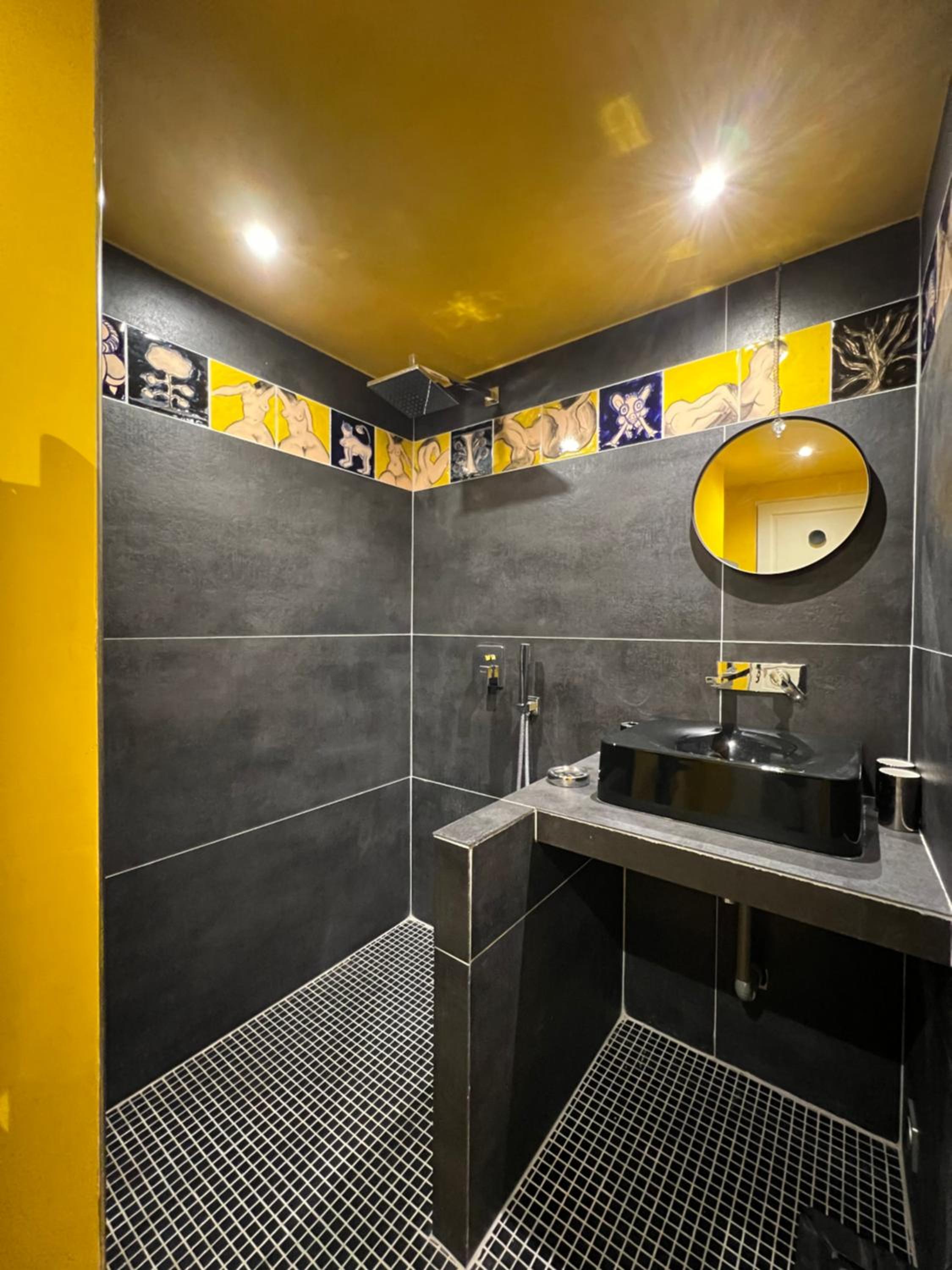 Double Room with Private Bathroom - Photo 33