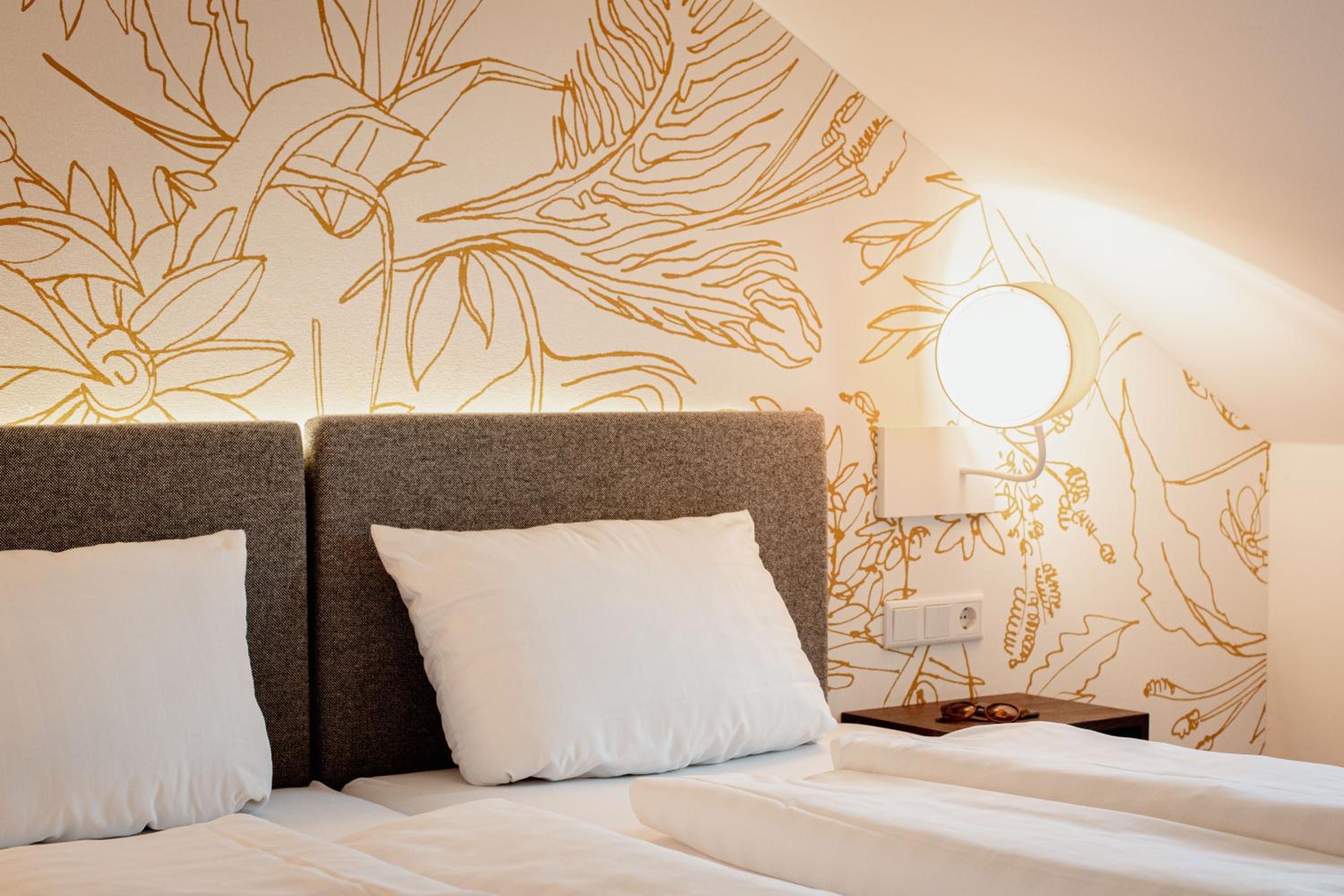 Deluxe Double Room - Photo 10