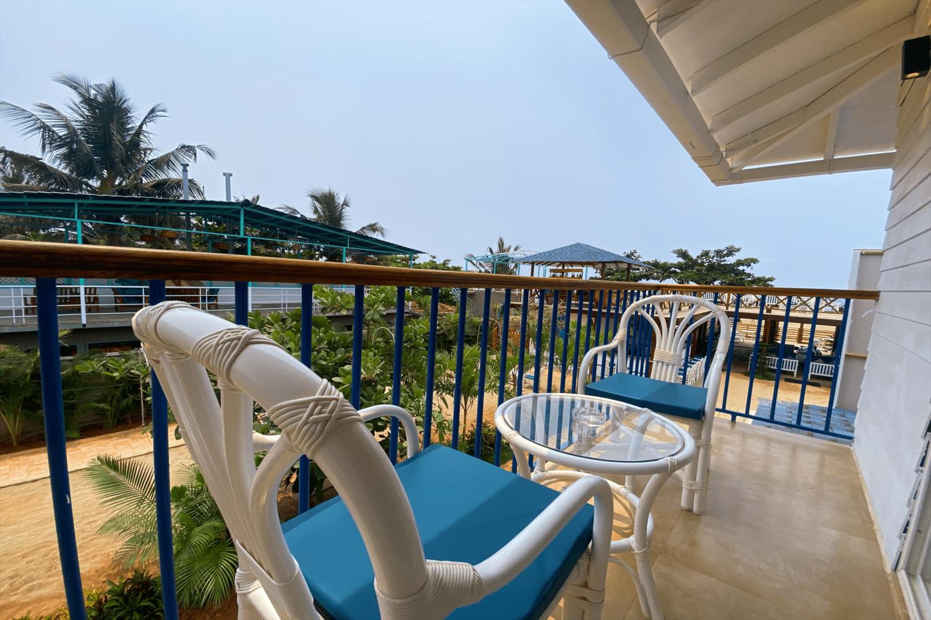 Villa - Photo 2