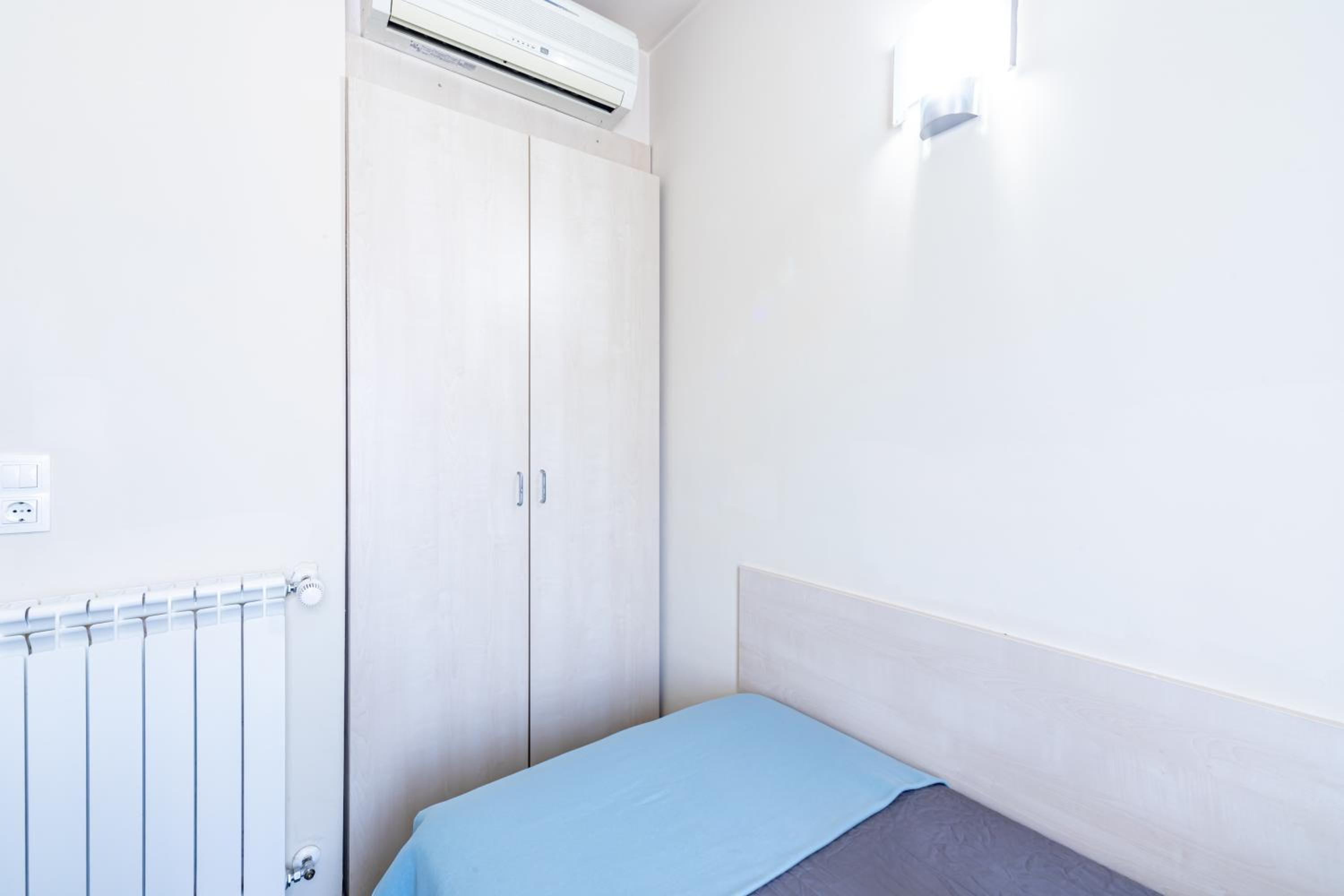 Basic Twin Room photo 3