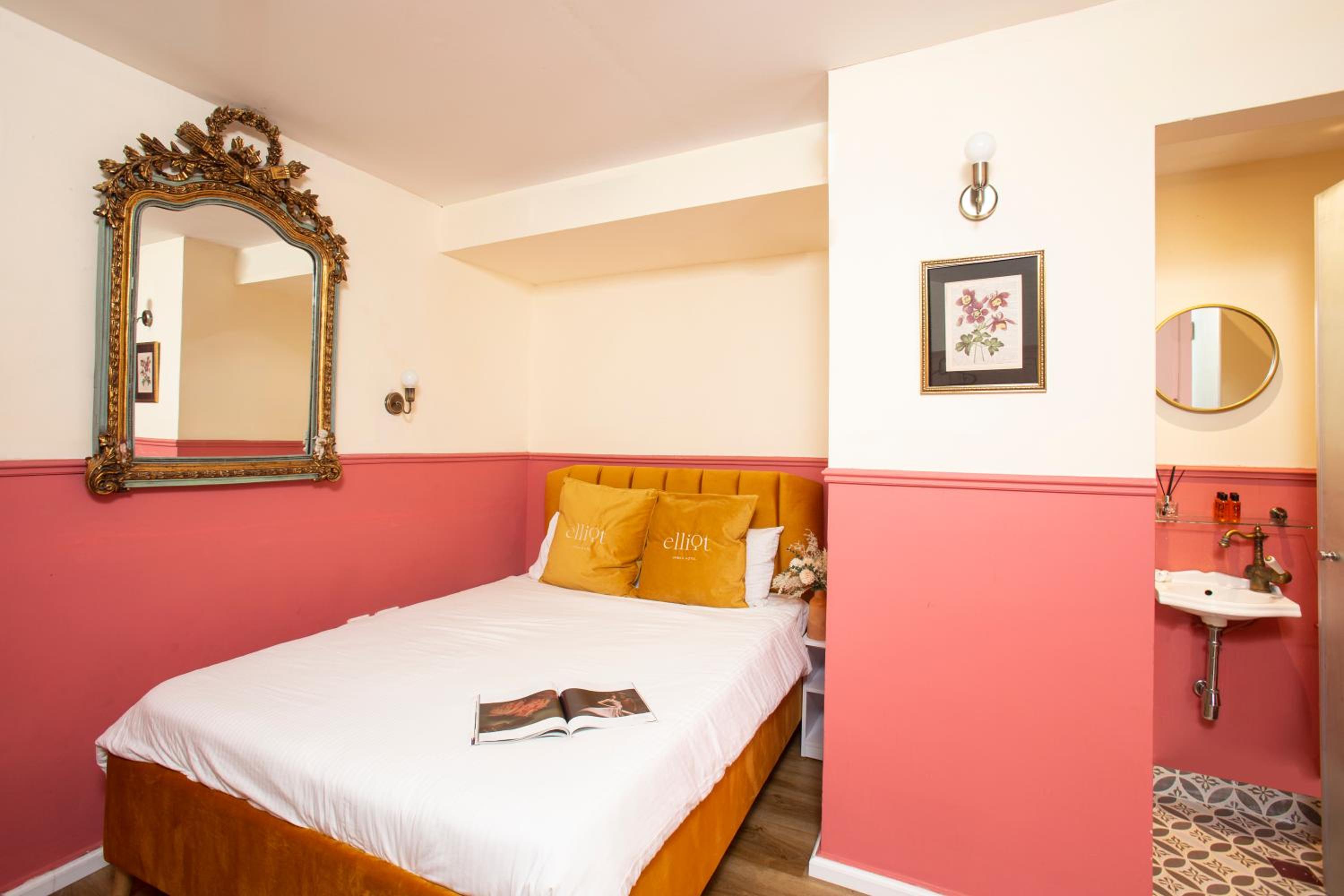 Double Room No Window