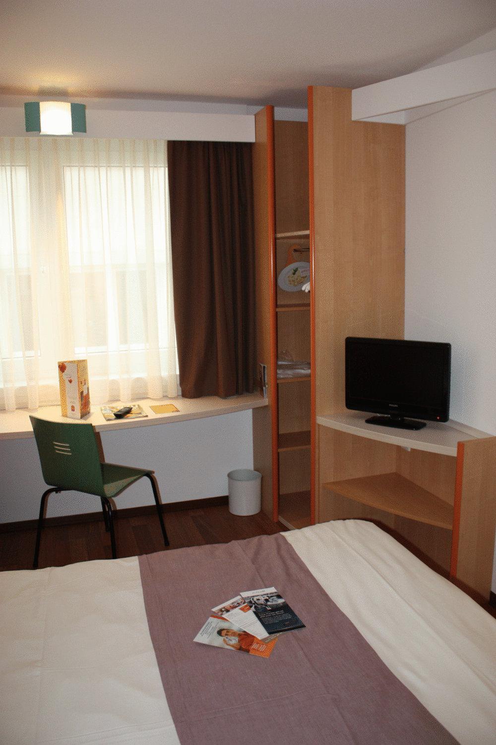 Standard Double Room - Photo 7