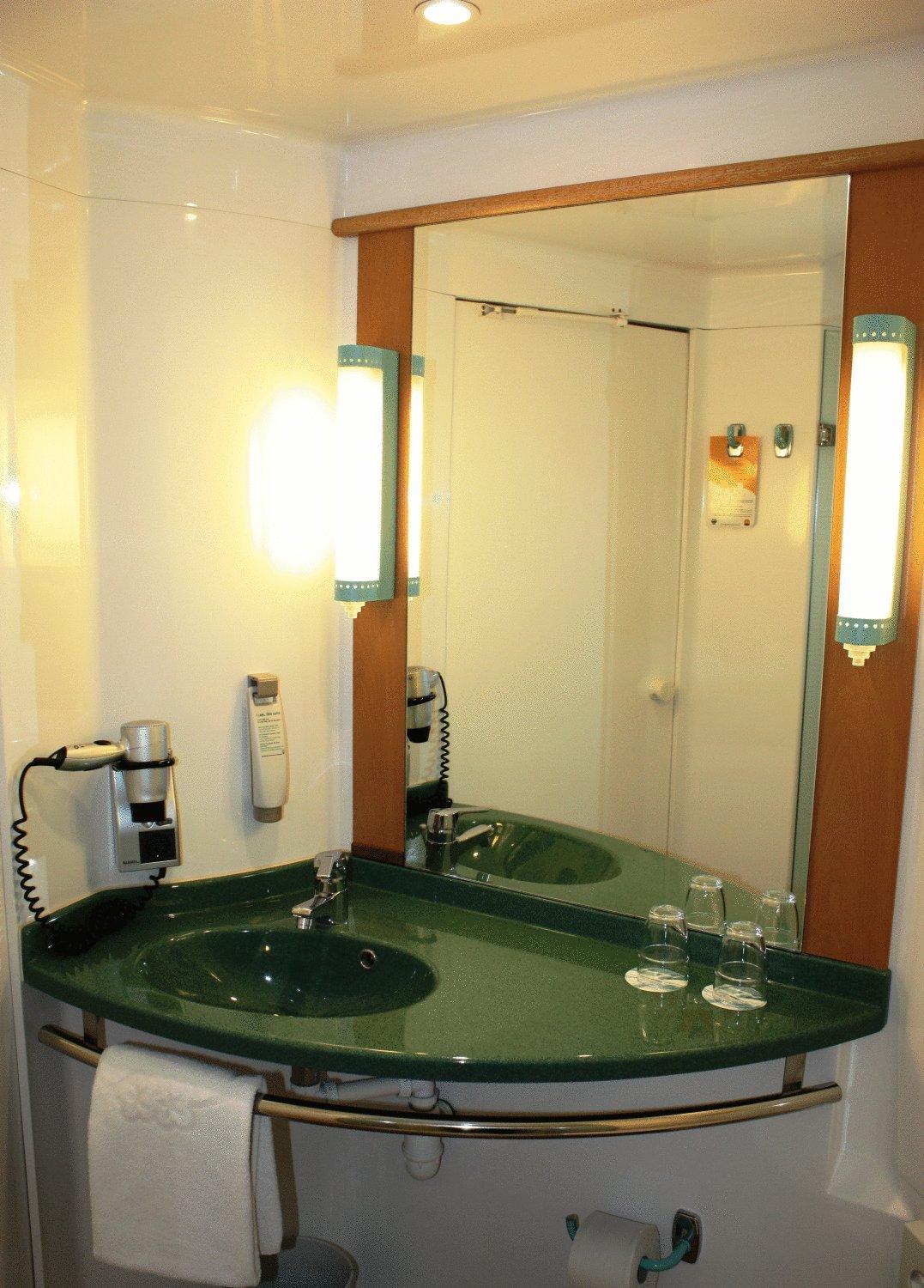 Standard Double Room - Photo 6