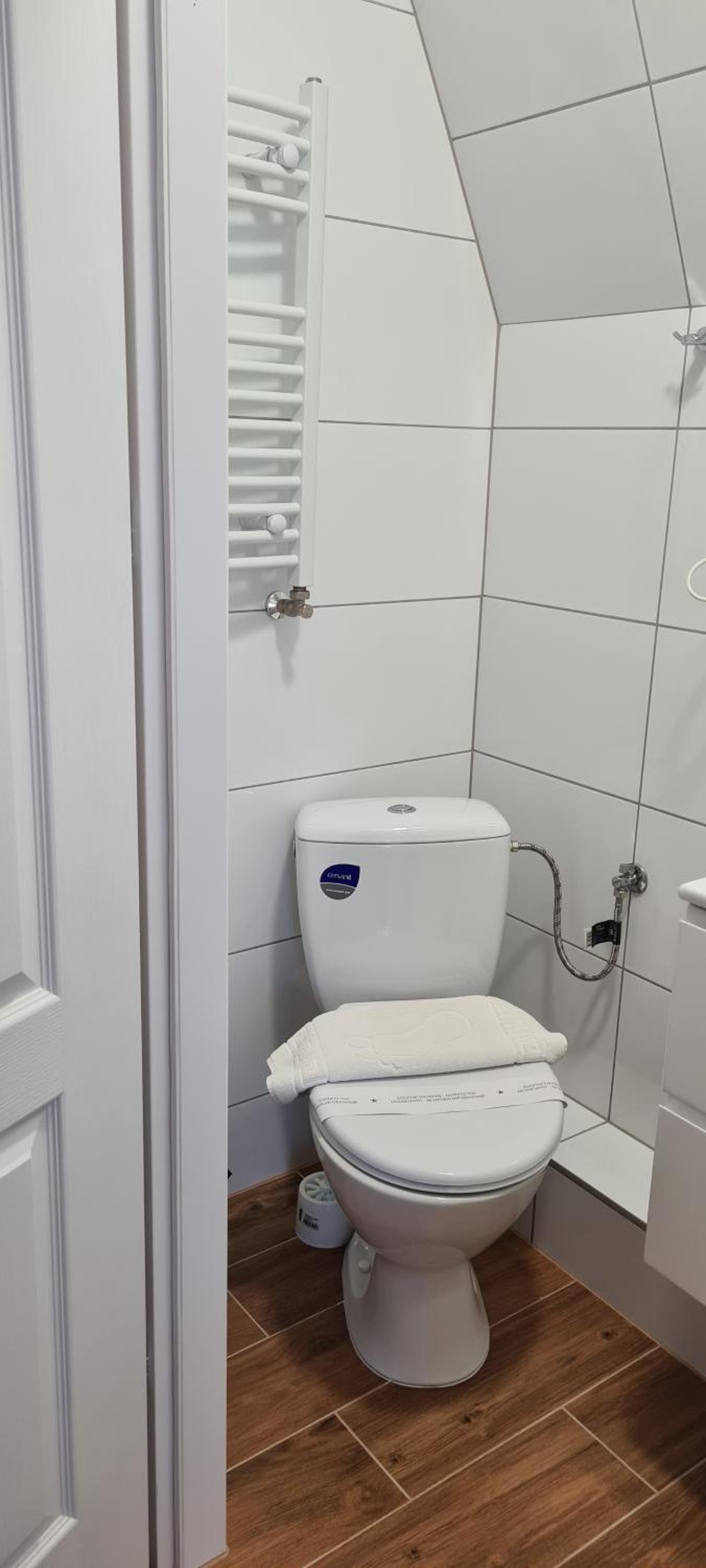 Double Room with Balcony - Photo 13