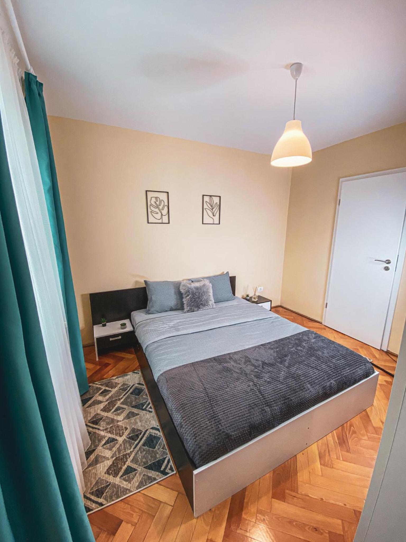 One-Bedroom Apartment - Photo 8