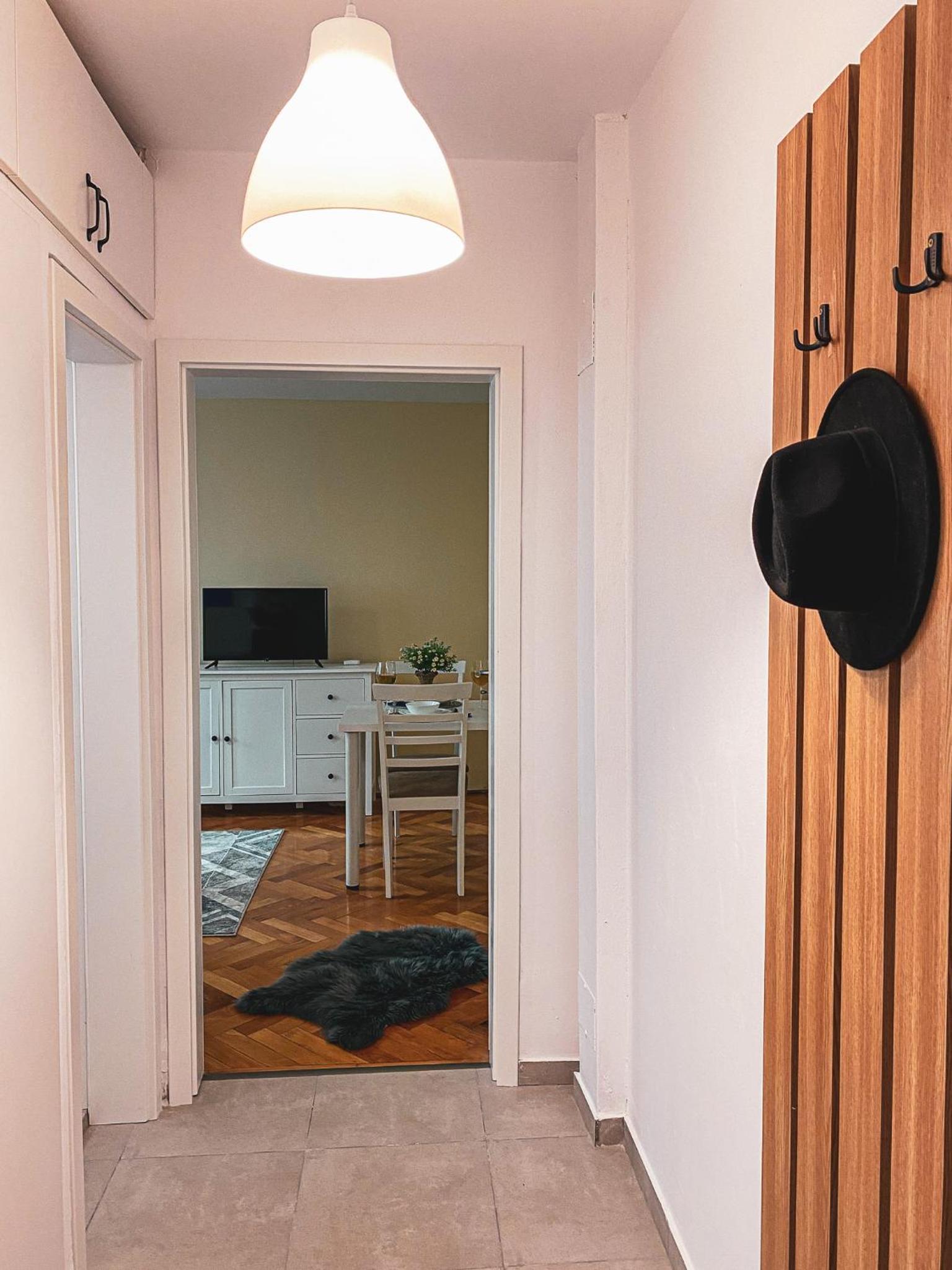 One-Bedroom Apartment - Photo 12