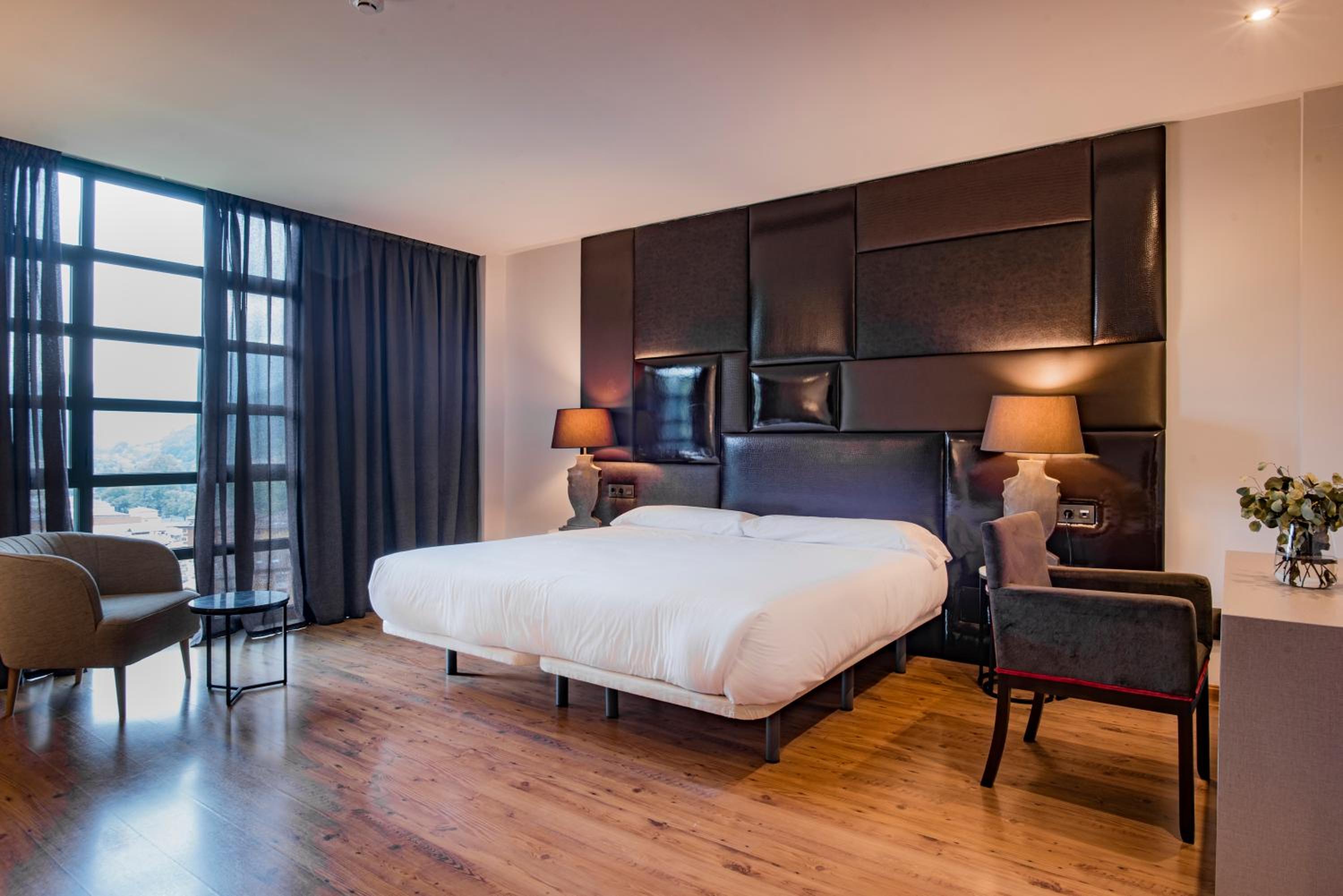 Junior Suite with Parking - Photo 5
