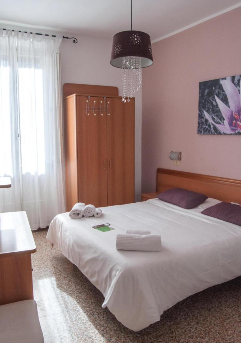 Budget Double Room photo 1