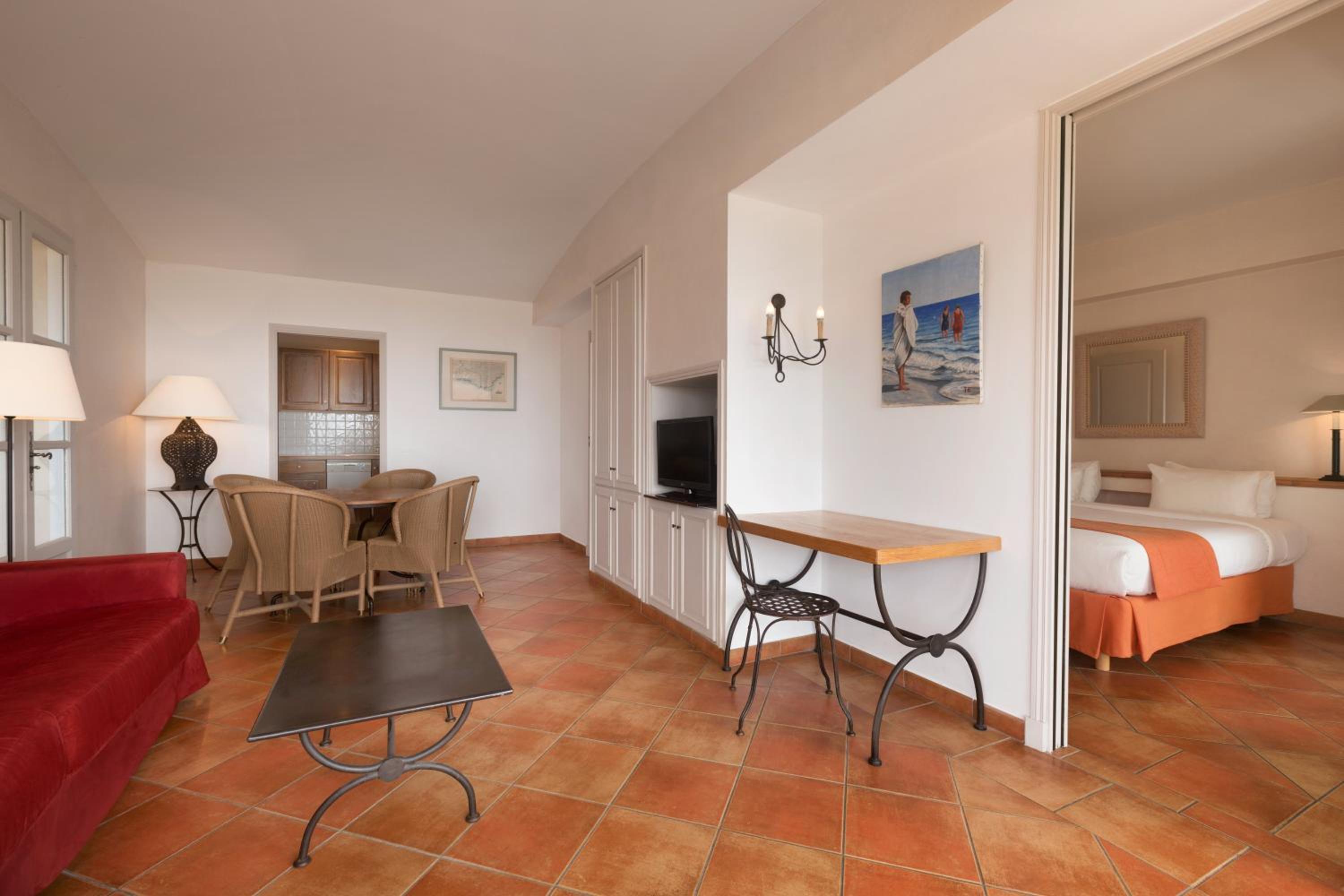 One-Bedroom Apartment with Sea View