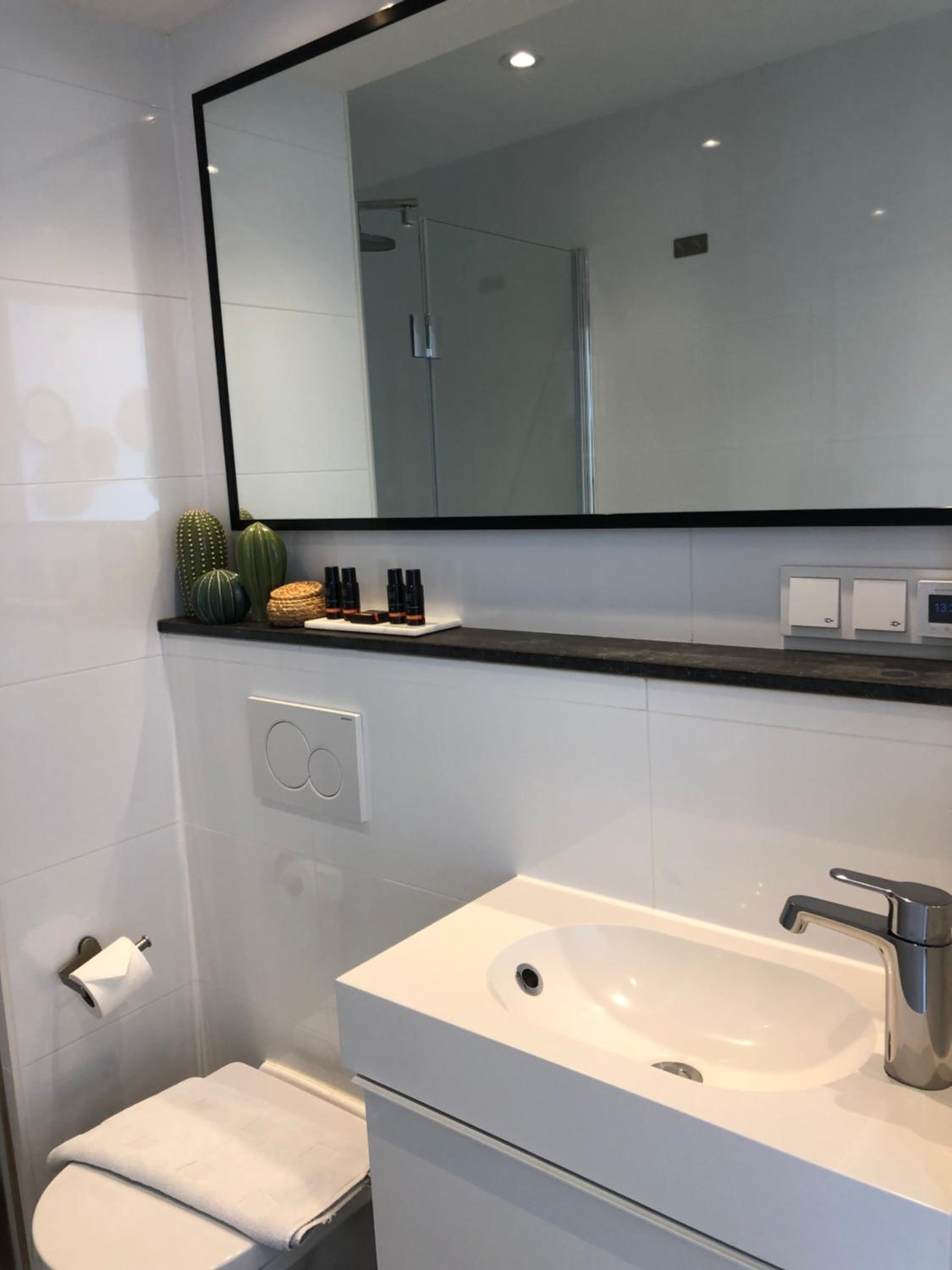 Deluxe Double Room - Photo 15