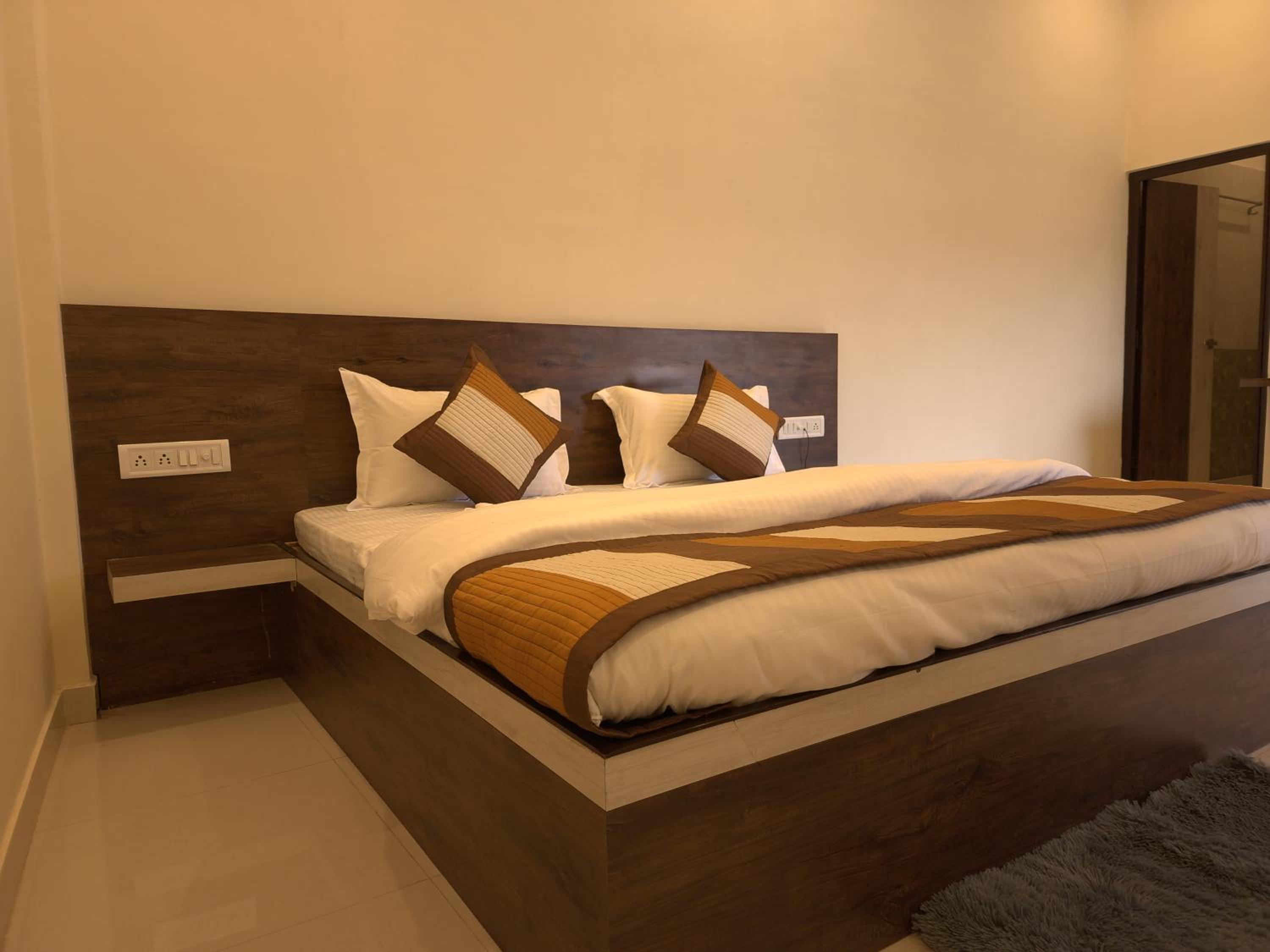 King Room with Garden View - Photo 5