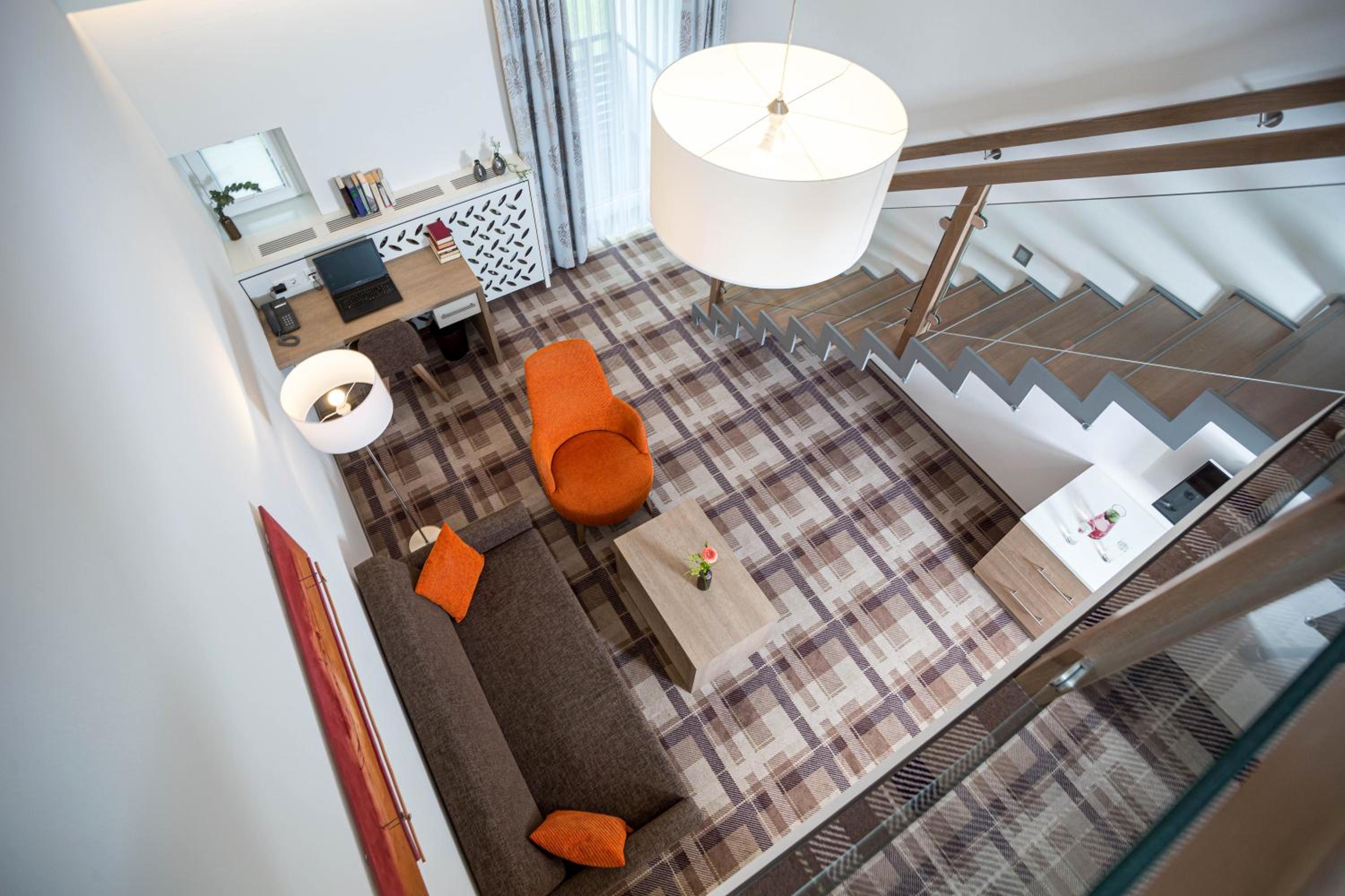 Deluxe Double Room with Balcony - Photo 11