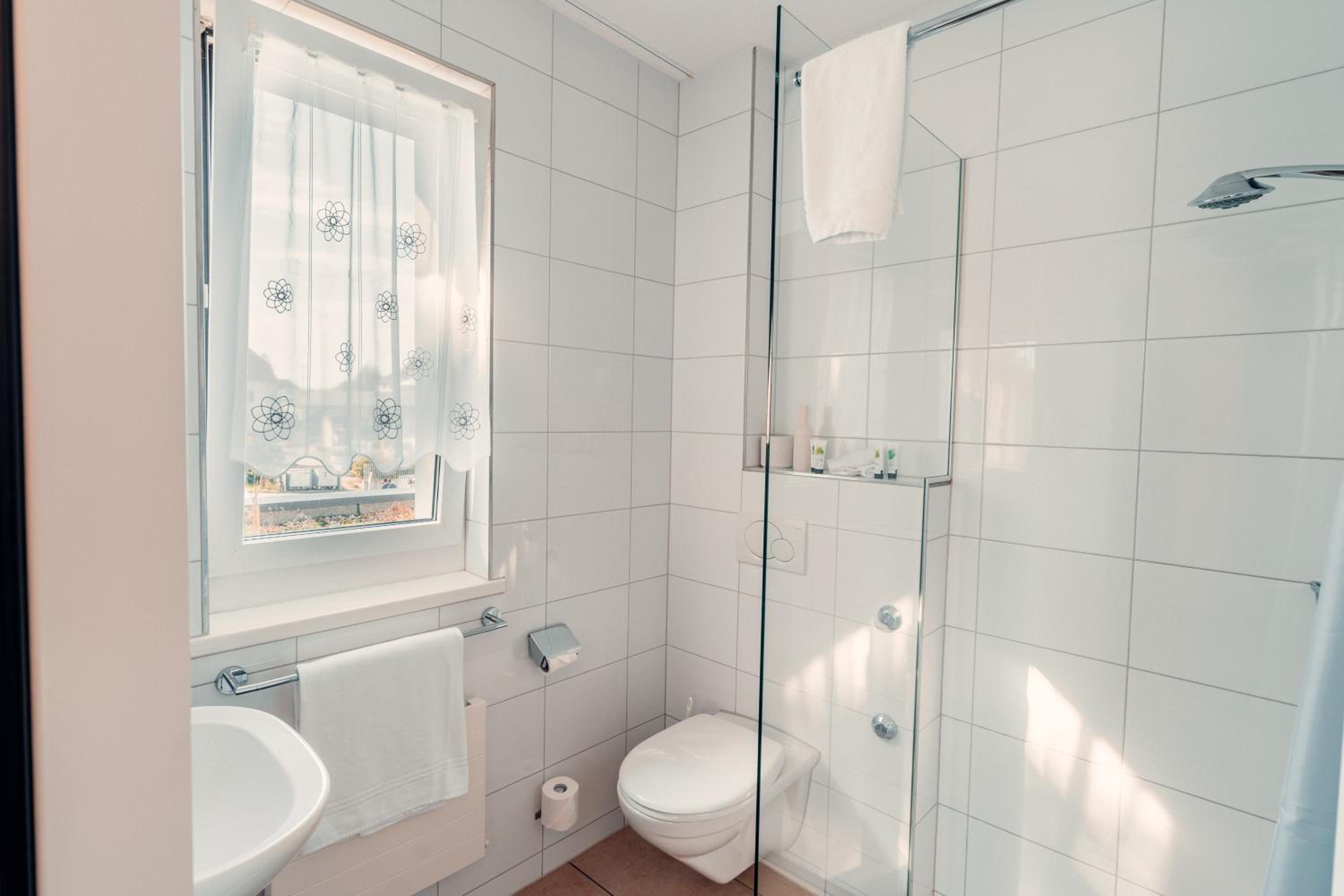 Double Room with Shared Toilet photo 3