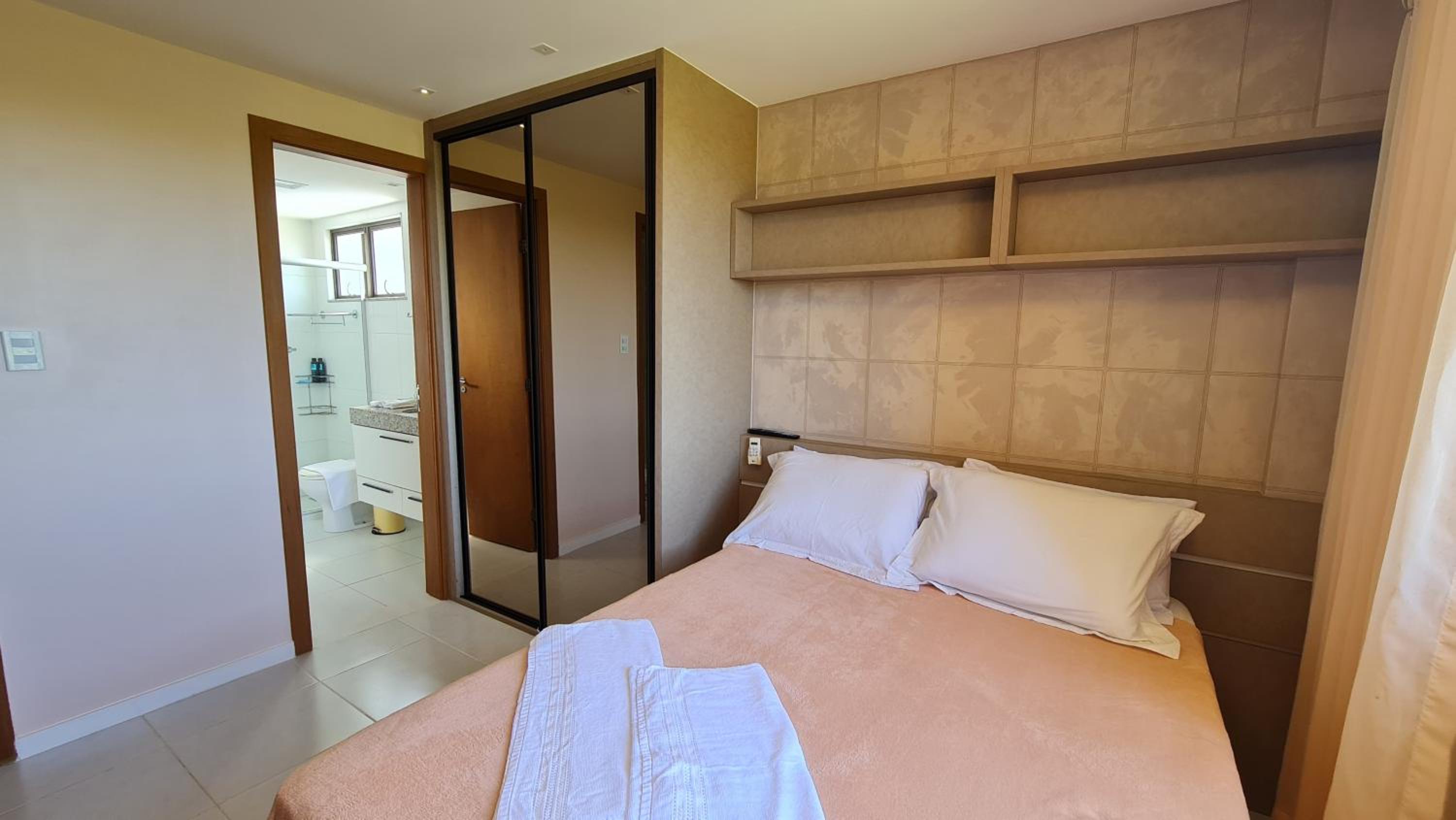 Apartment with Lake View - Photo 24