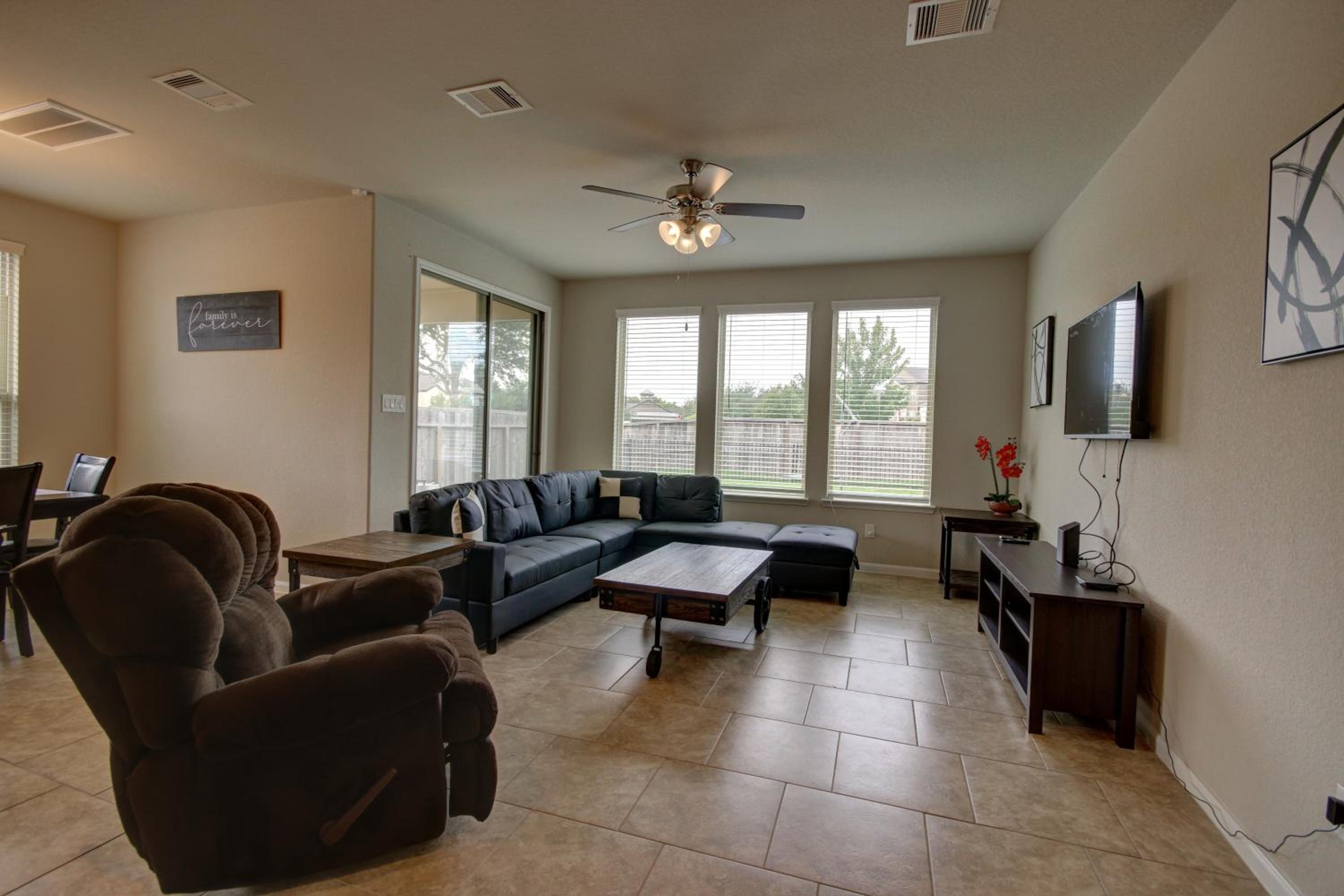 Apartment photo 1