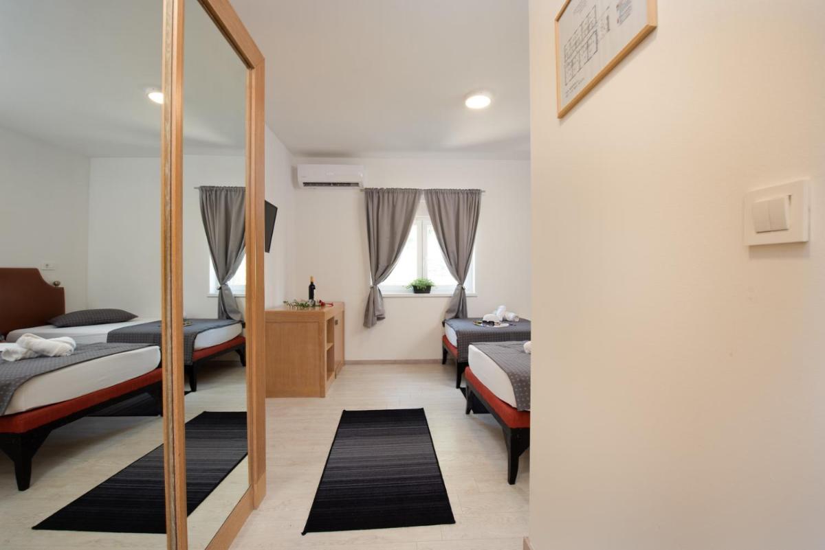 Double or Twin Room photo 3